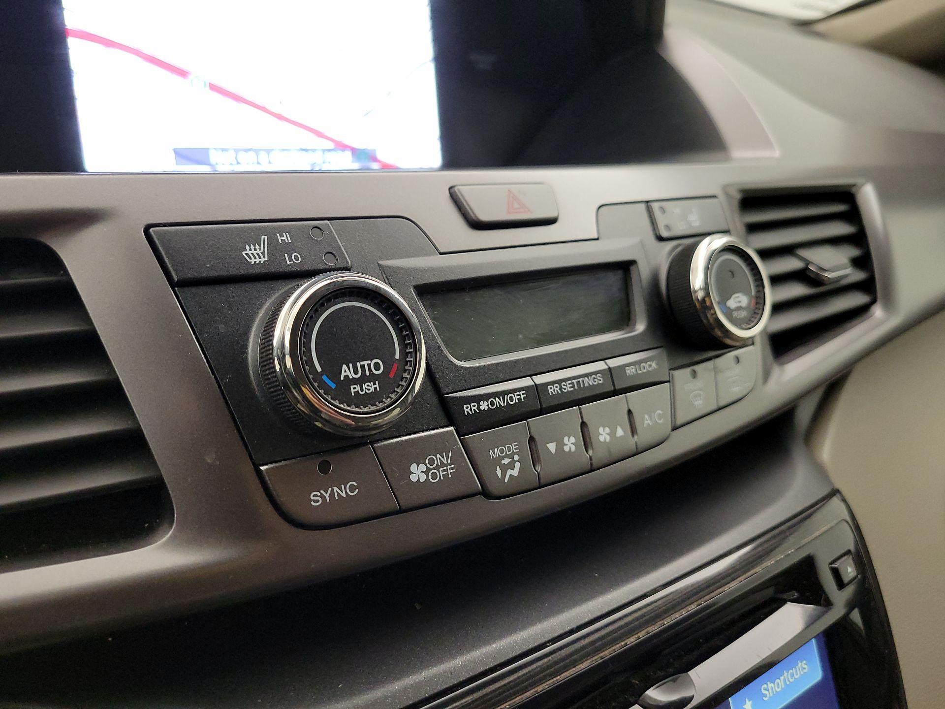 Thumbnail: 2014 Honda Odyssey - 17