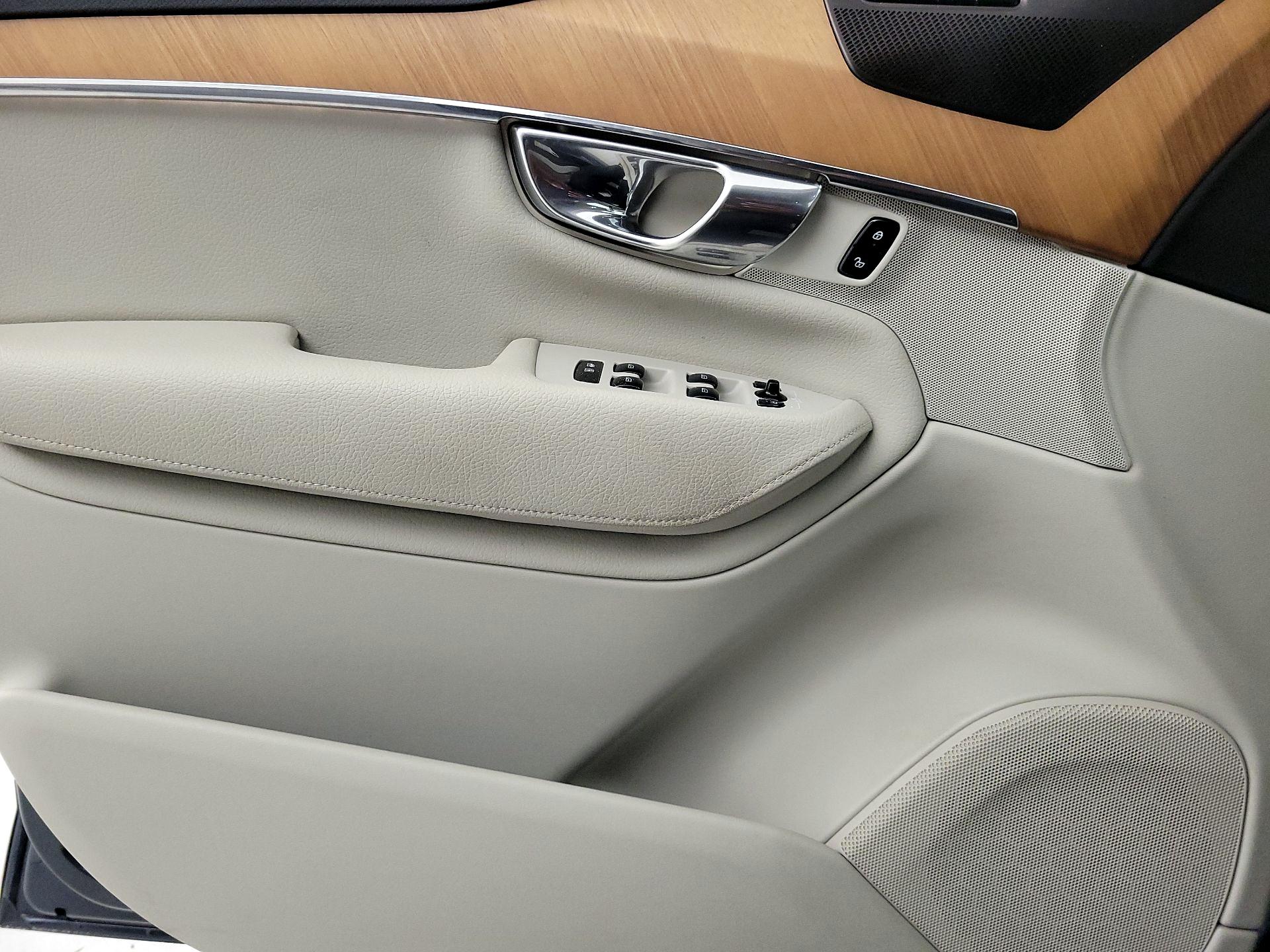Thumbnail: 2021 Volvo XC90 - 12