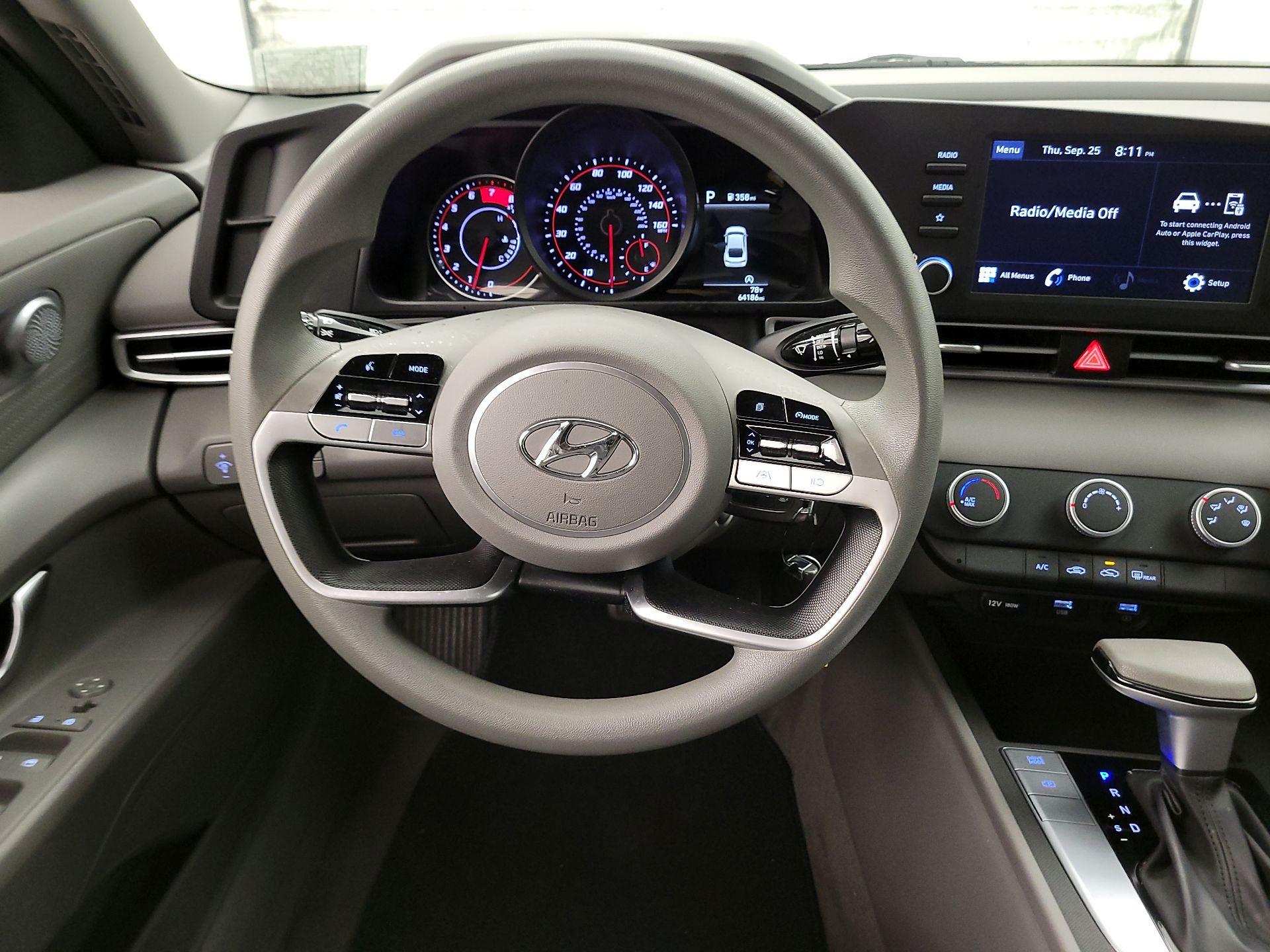 Thumbnail: 2022 Hyundai Elantra - 10