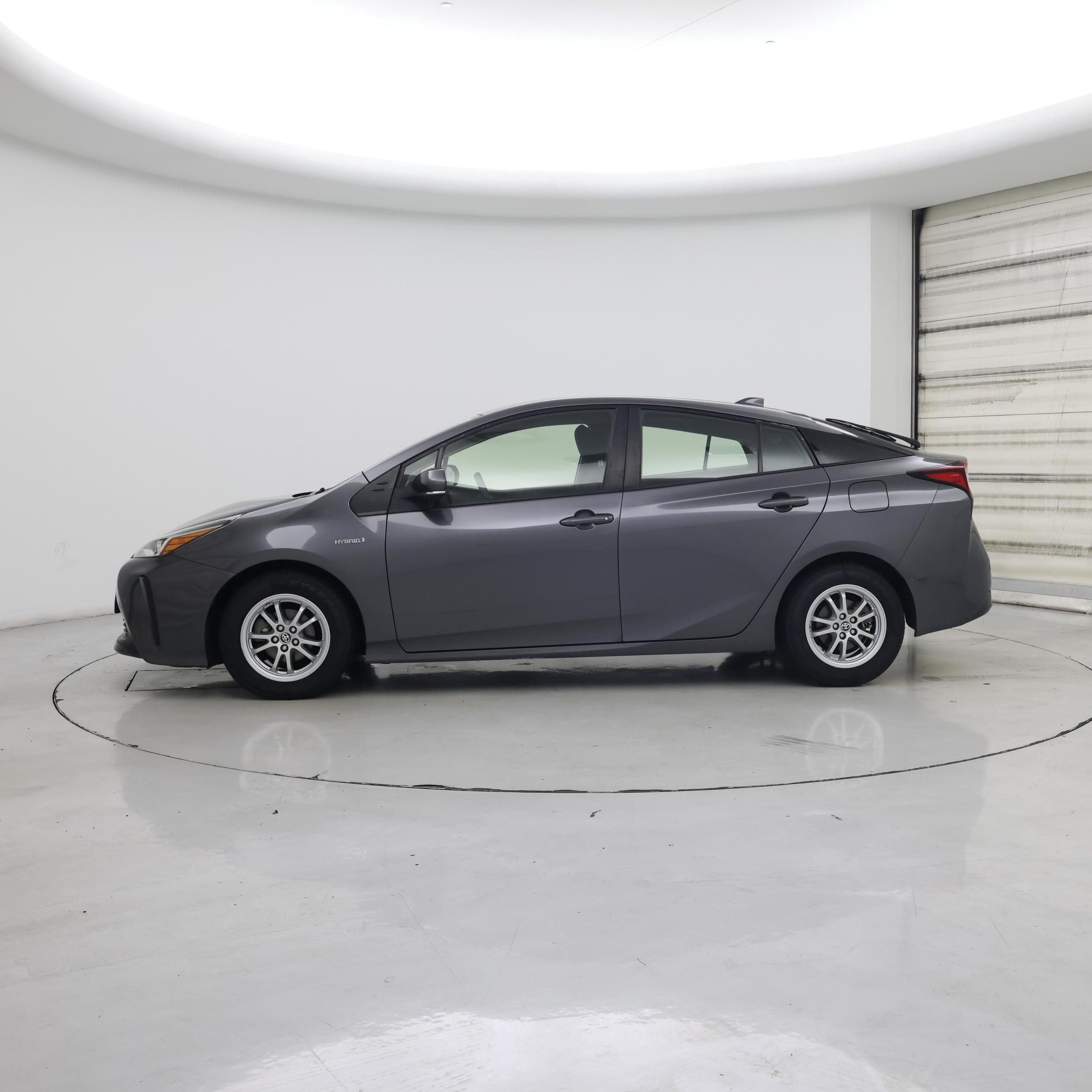Thumbnail: 2021 Toyota Prius - 3