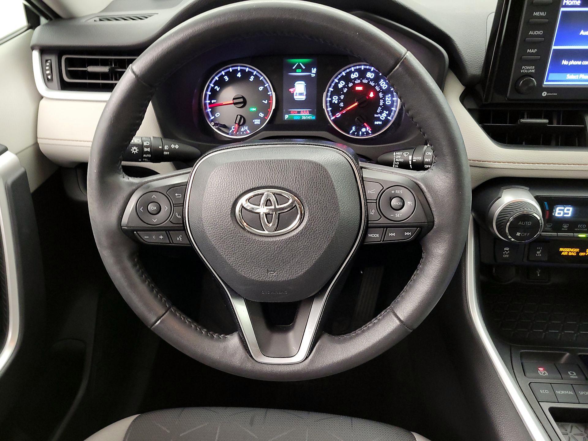 Thumbnail: 2021 Toyota RAV4 - 10