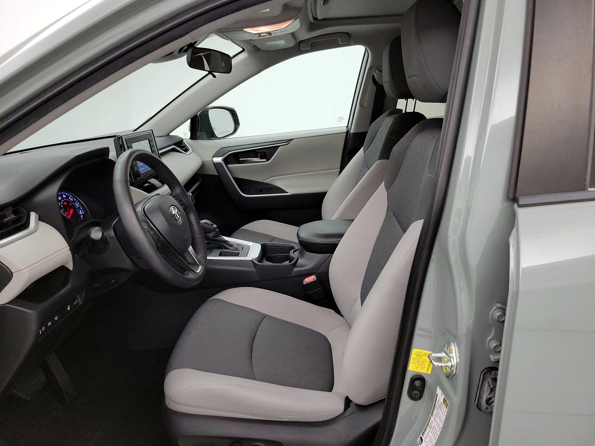 Thumbnail: 2021 Toyota RAV4 - 11