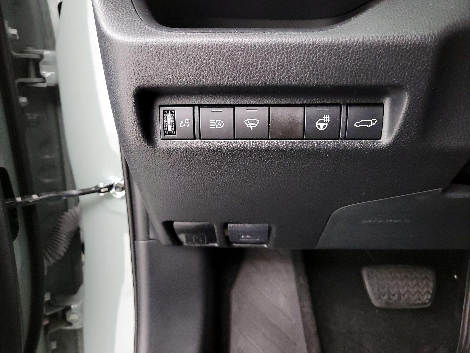 Thumbnail: 2021 Toyota RAV4 - 13