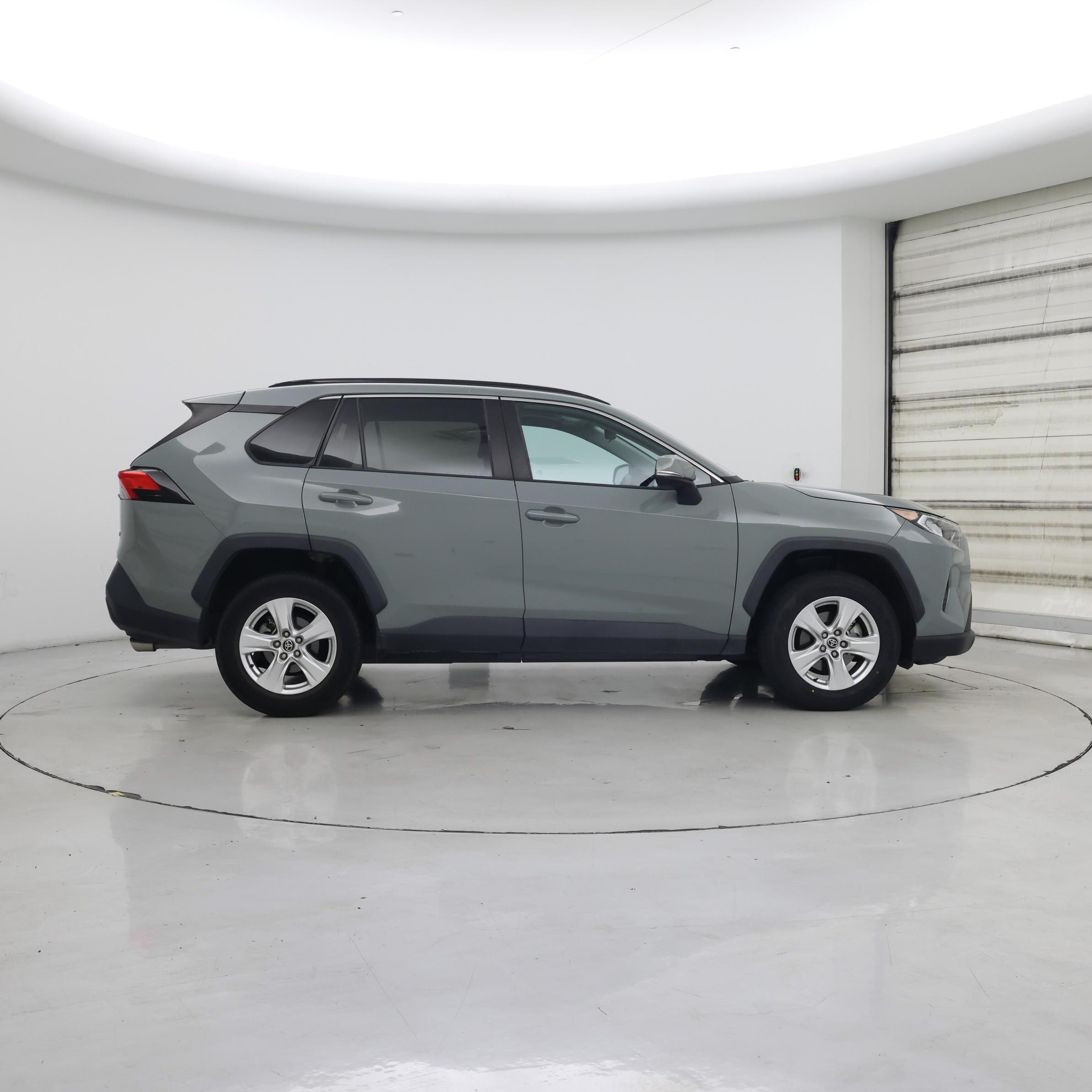 Thumbnail: 2021 Toyota RAV4 - 7