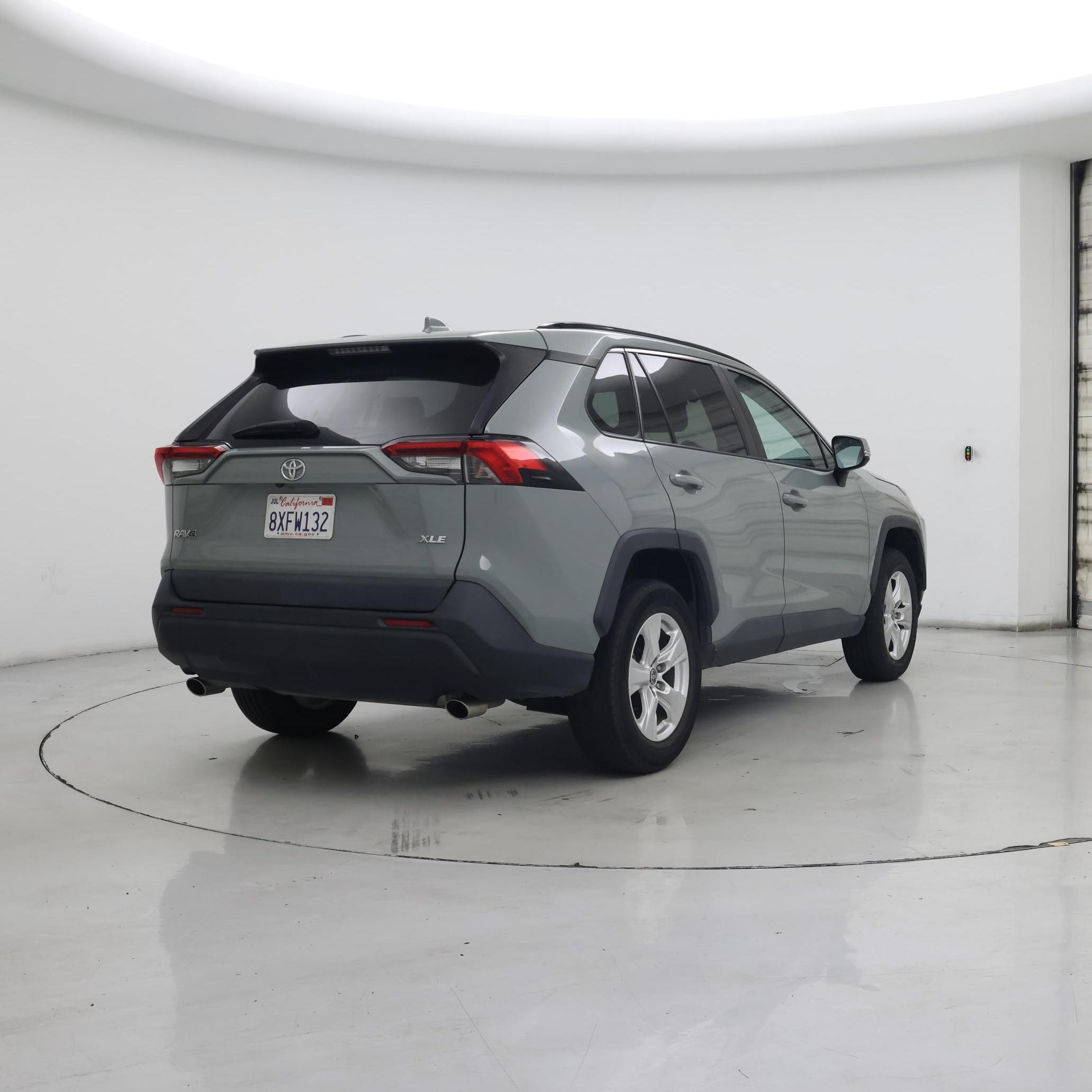 Thumbnail: 2021 Toyota RAV4 - 8