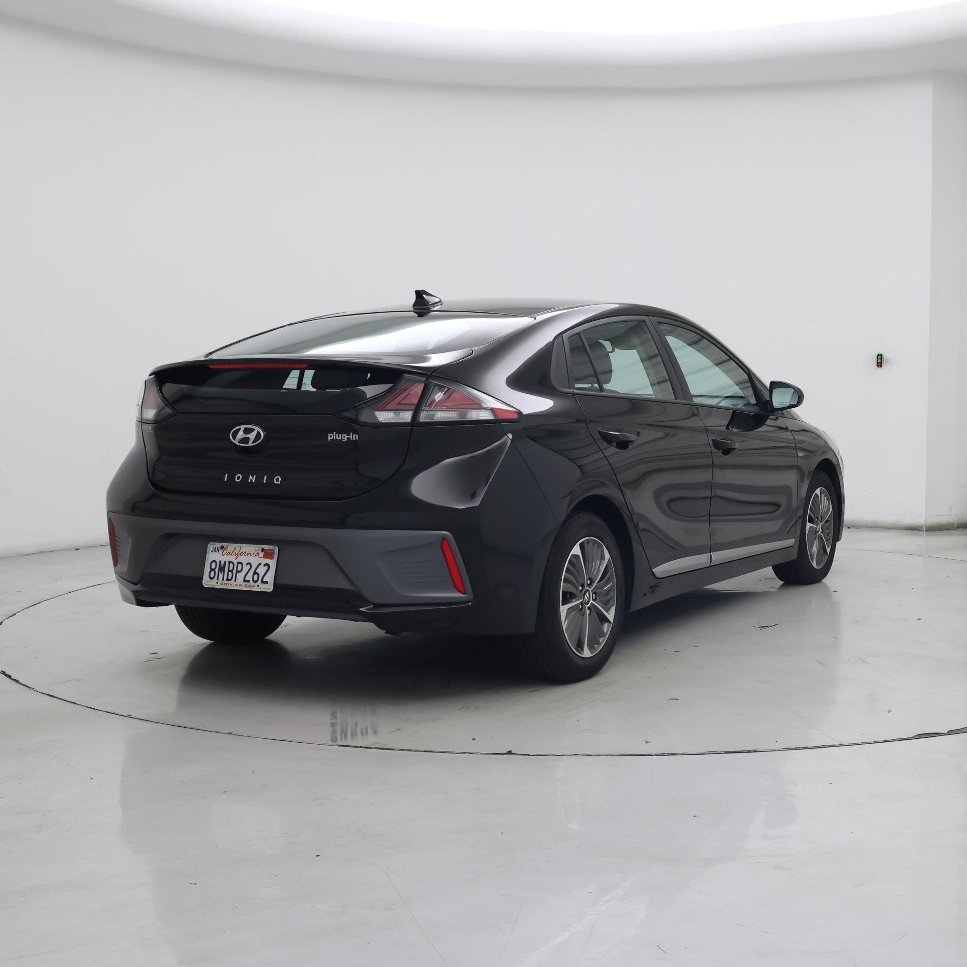 Thumbnail: 2020 Hyundai Ioniq - 8