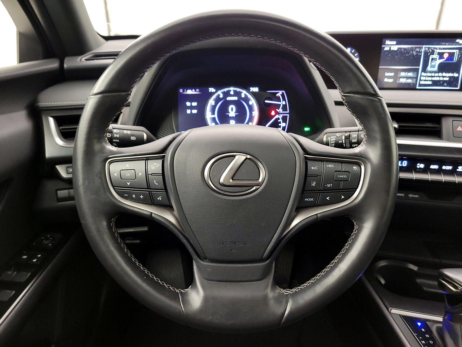 Thumbnail: 2019 Lexus UX - 10