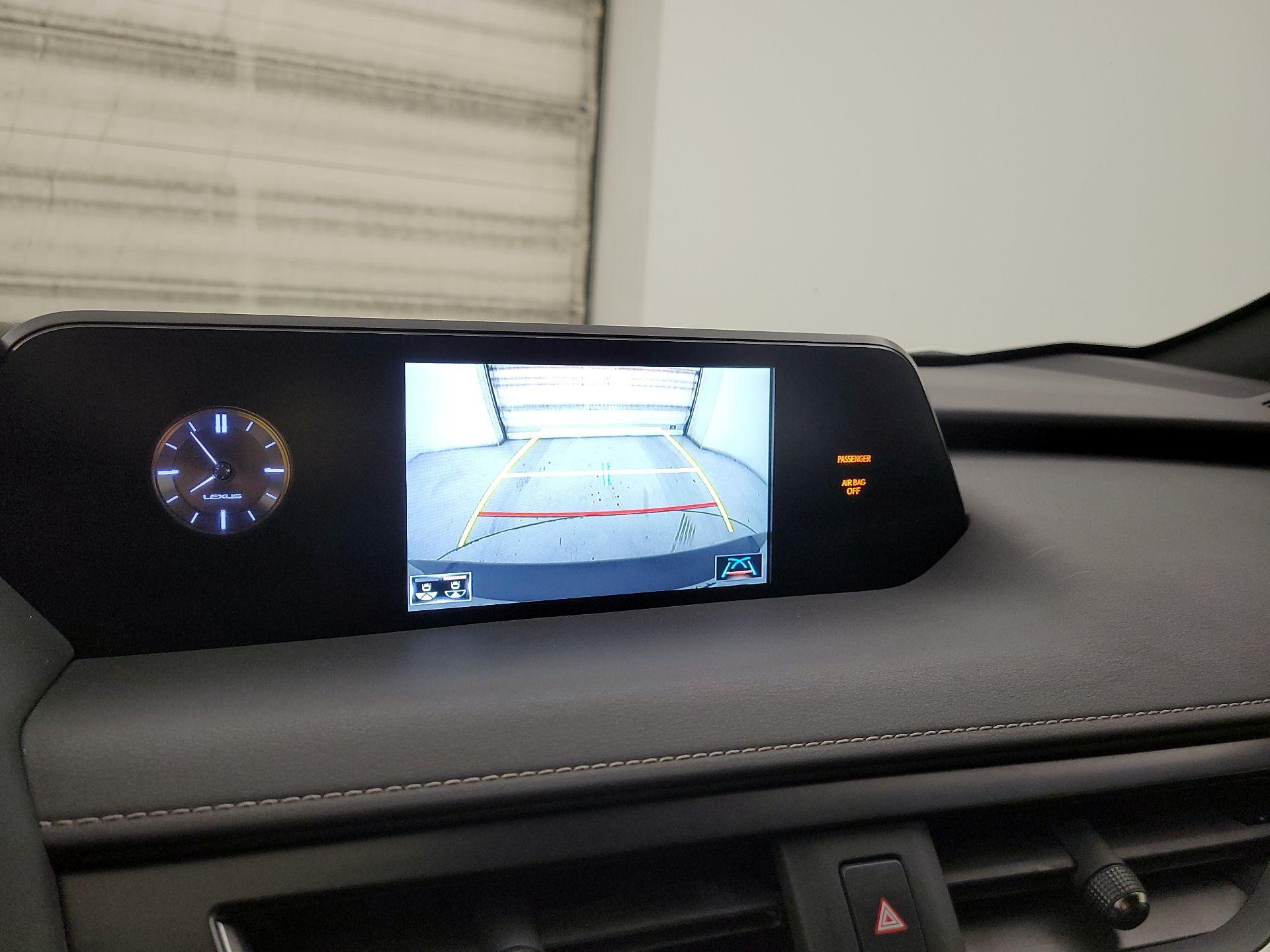 Thumbnail: 2019 Lexus UX - 14