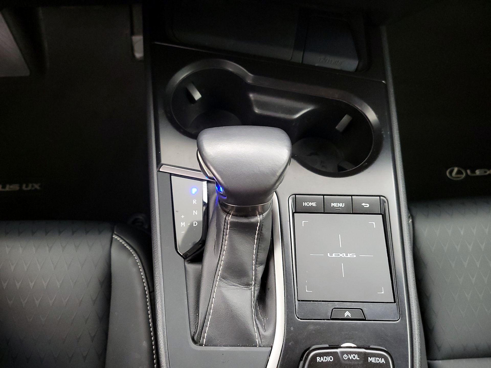 Thumbnail: 2019 Lexus UX - 17