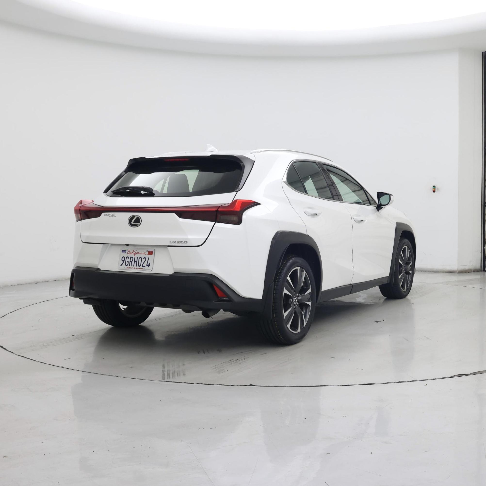 Thumbnail: 2019 Lexus UX - 8