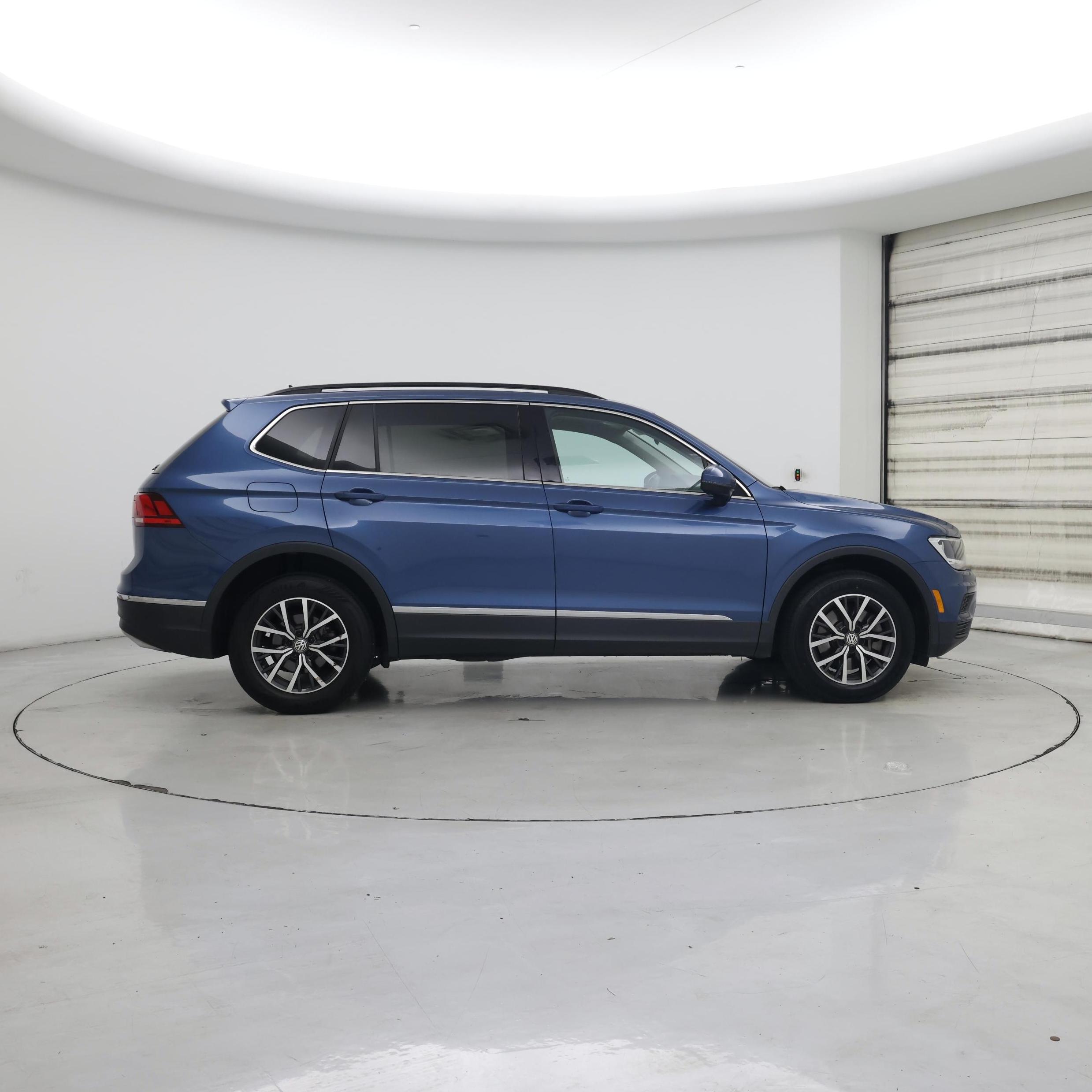 Thumbnail: 2020 Volkswagen Tiguan - 7