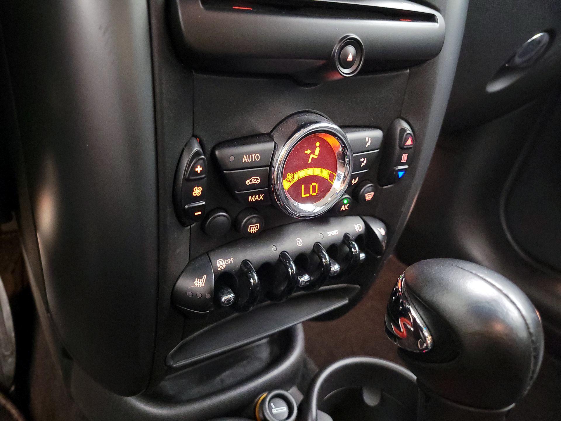 Thumbnail: 2015 MINI Cooper Countryman - 14