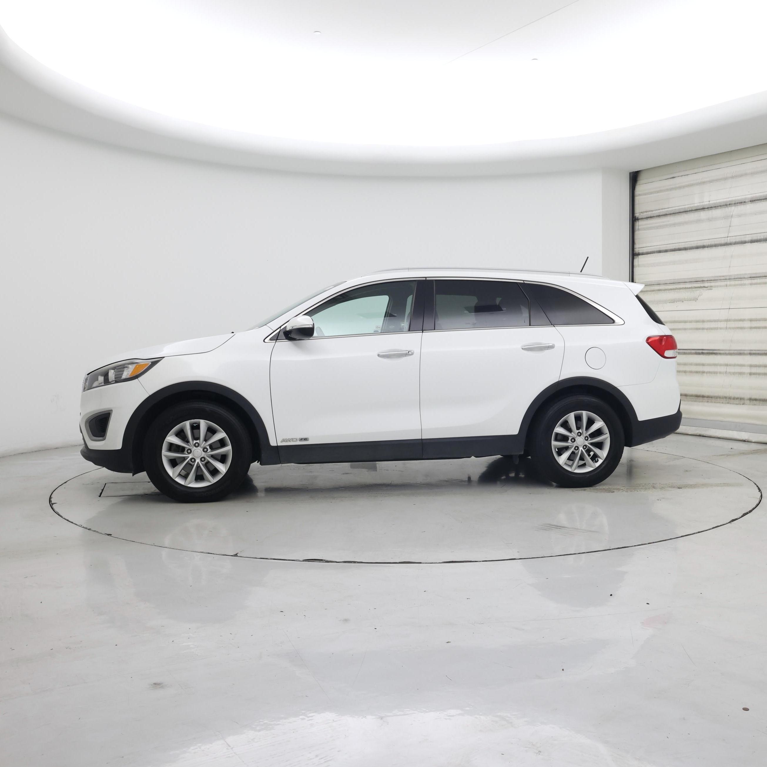 Thumbnail: 2018 Kia Sorento - 3