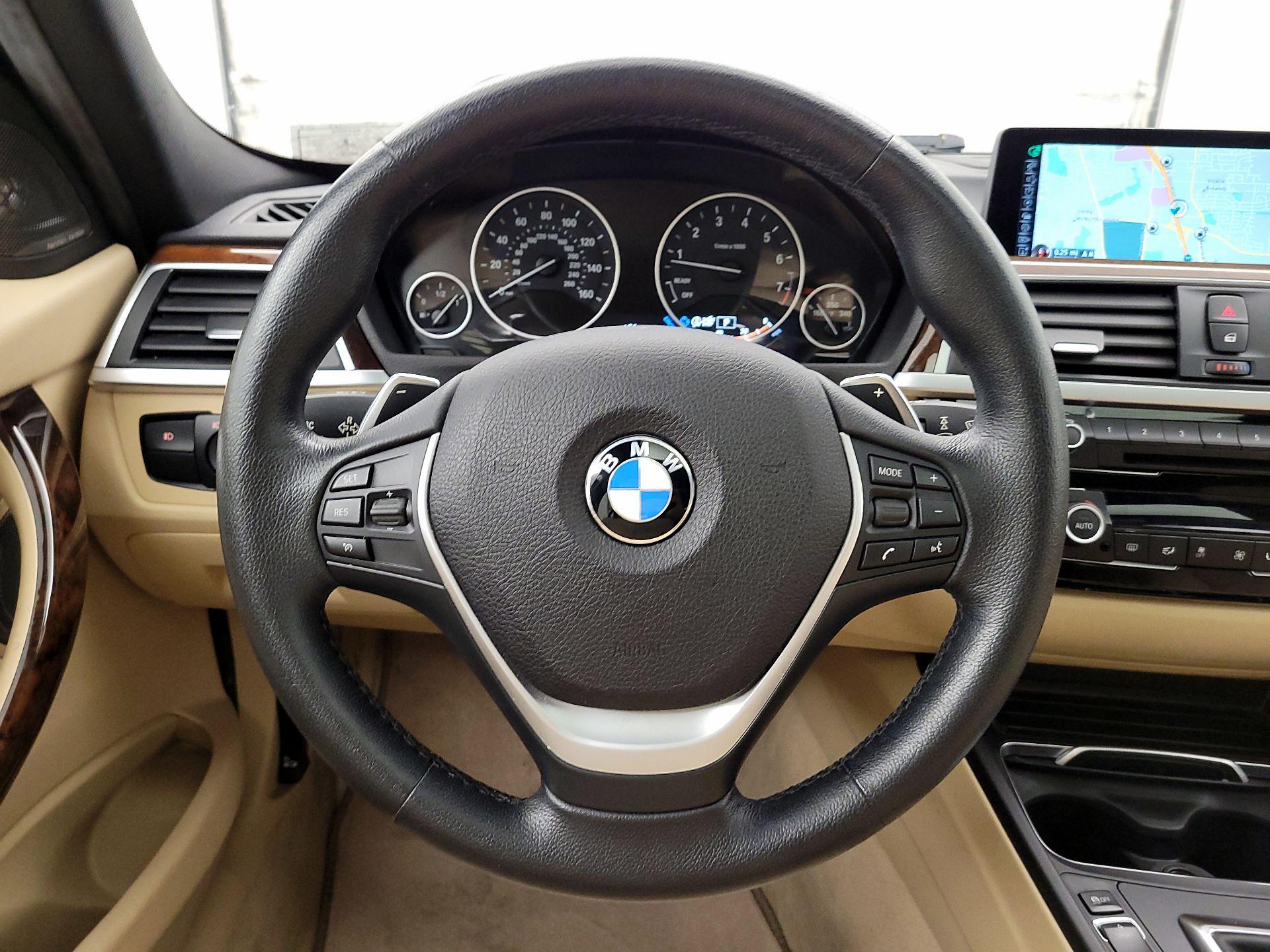 Thumbnail: 2016 BMW 3 Series - 10