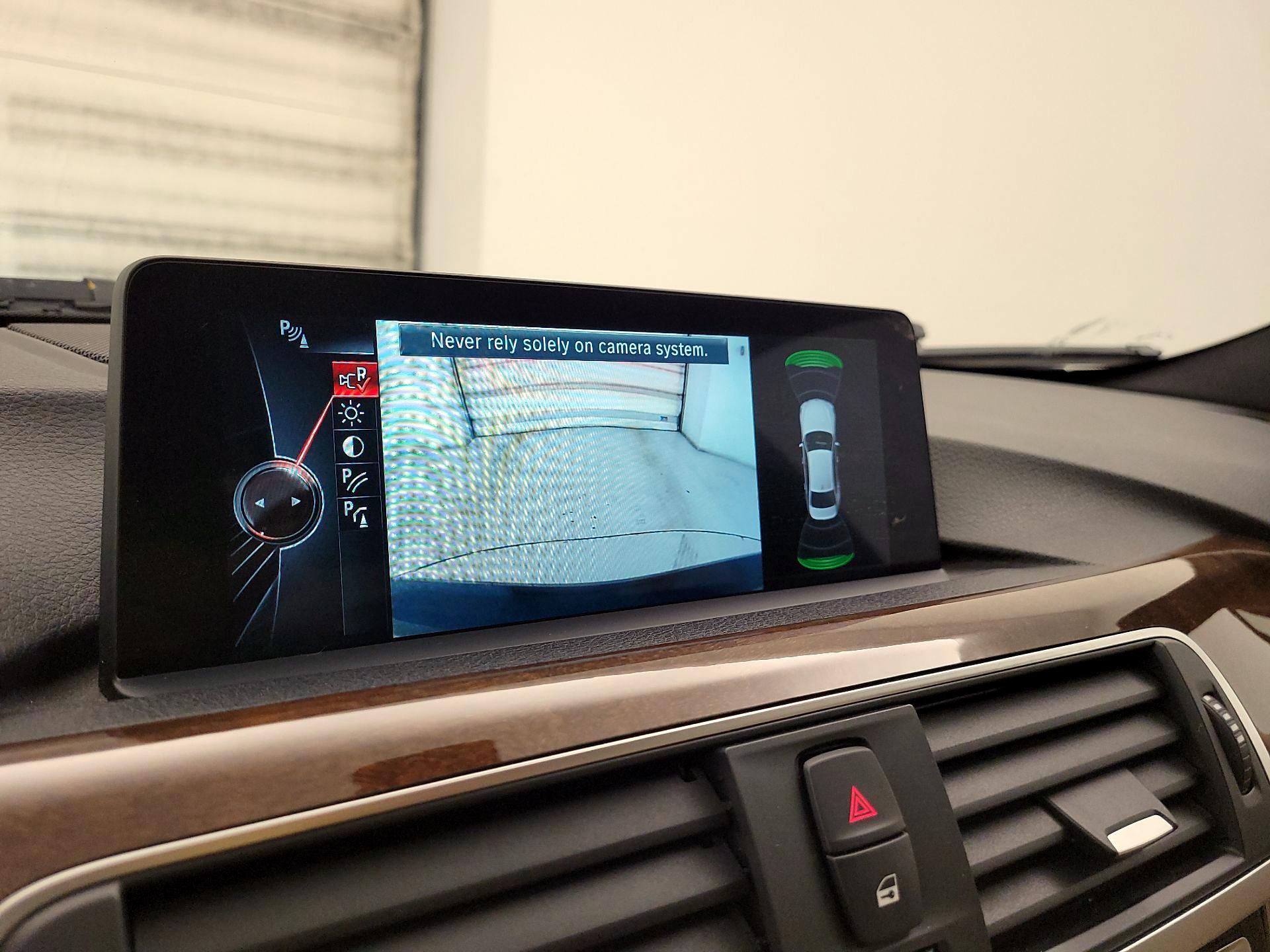 Thumbnail: 2016 BMW 3 Series - 15