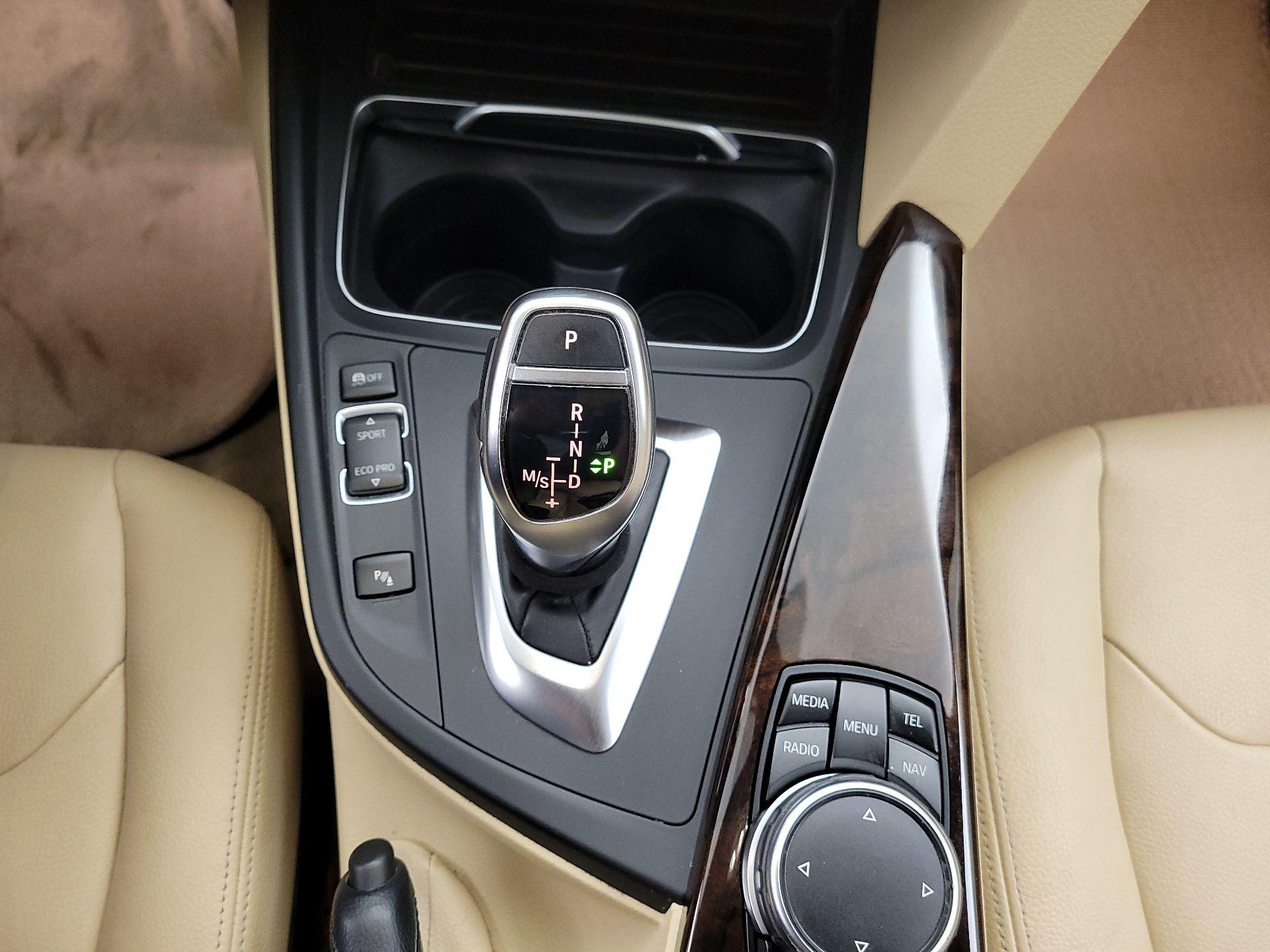 Thumbnail: 2016 BMW 3 Series - 18