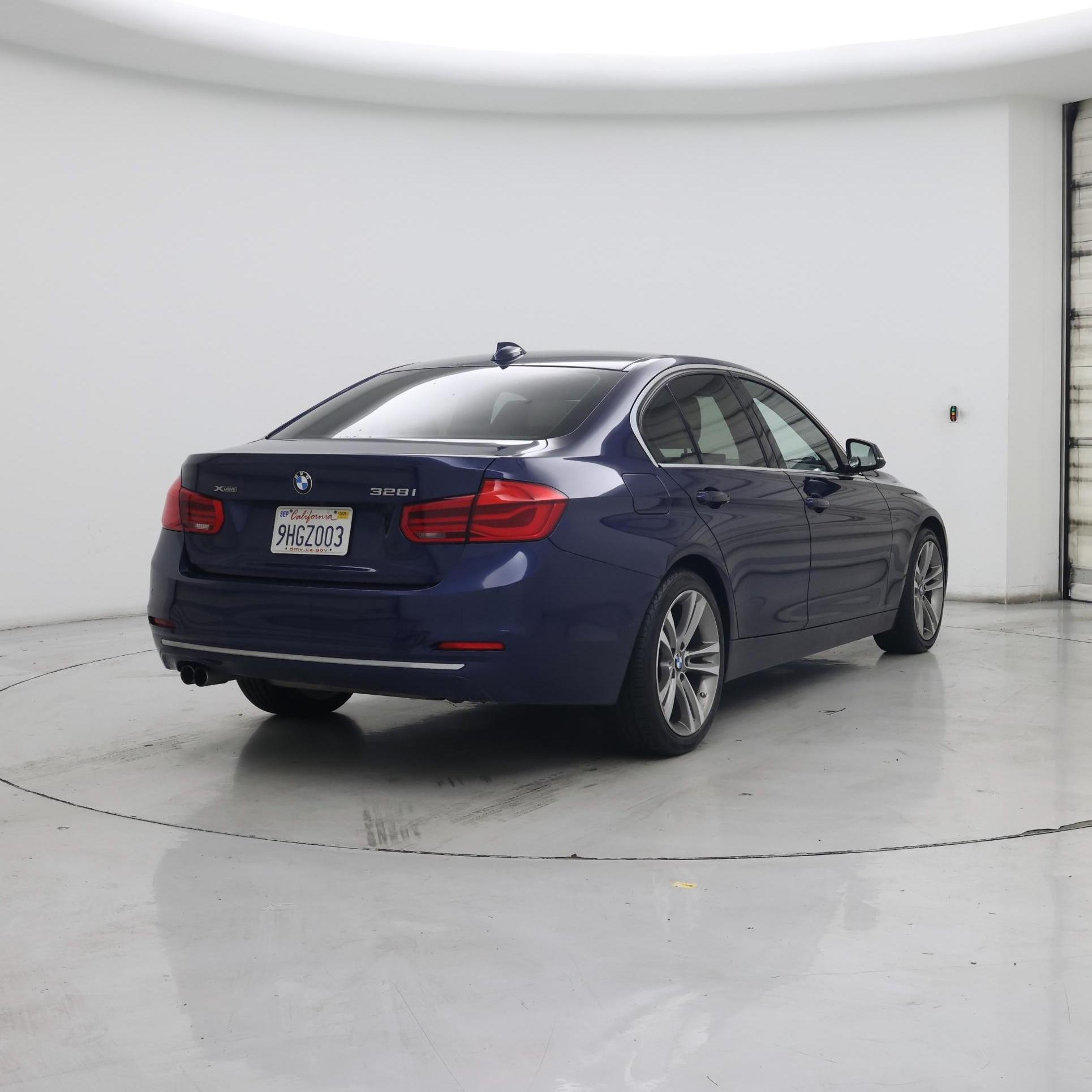 Thumbnail: 2016 BMW 3 Series - 8