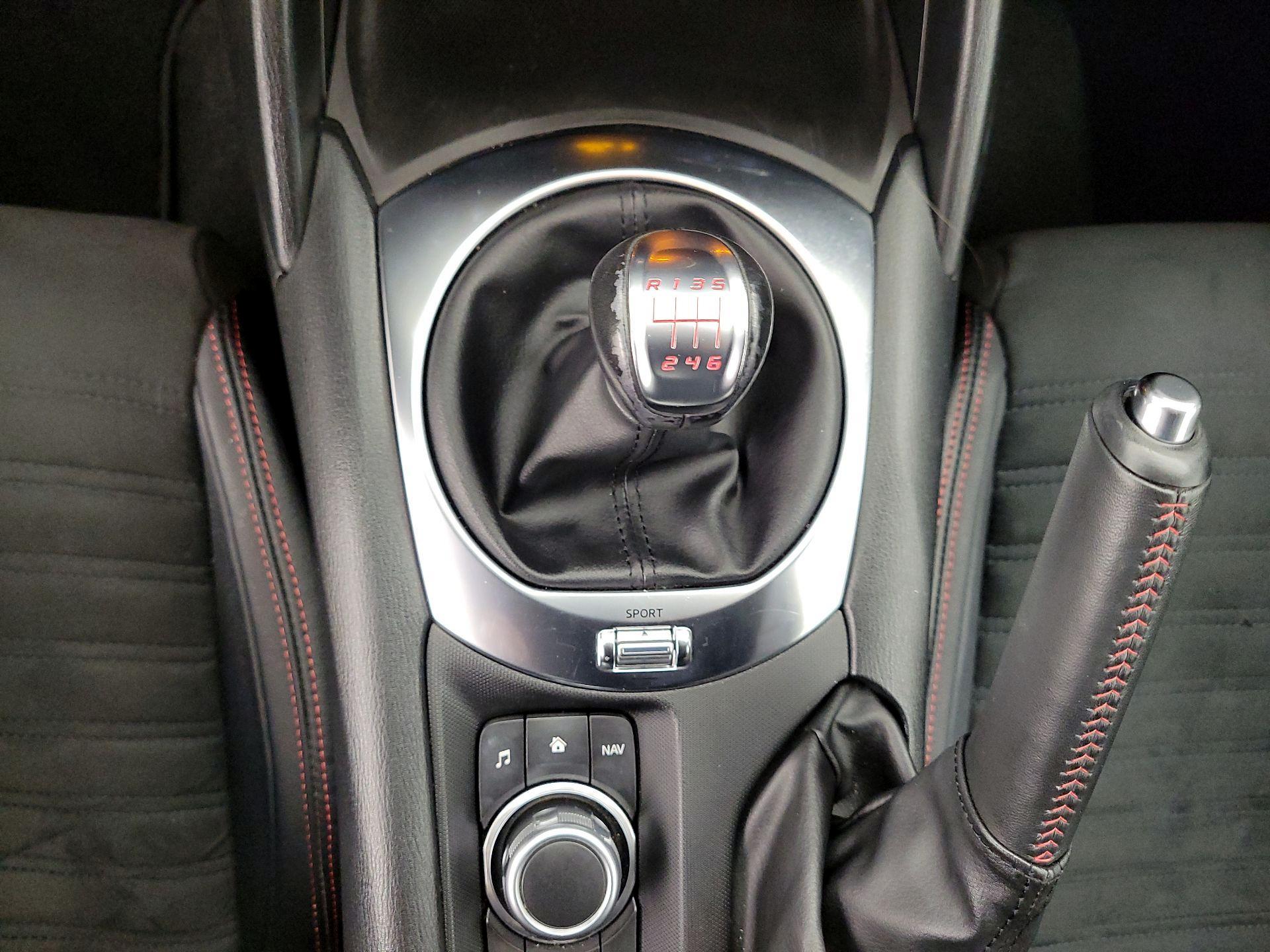 Thumbnail: 2018 Fiat 124 Spider - 17