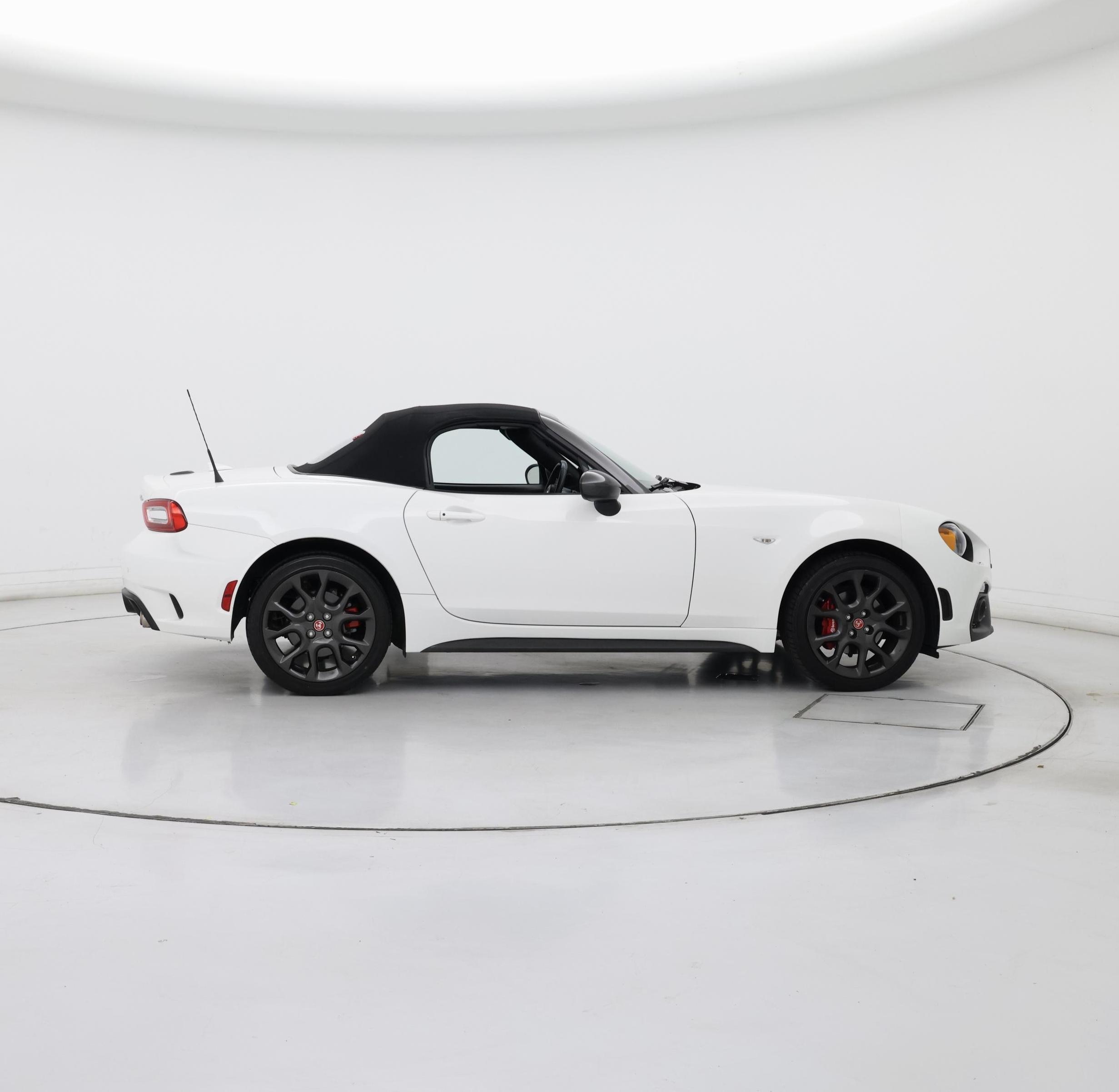Thumbnail: 2018 Fiat 124 Spider - 7