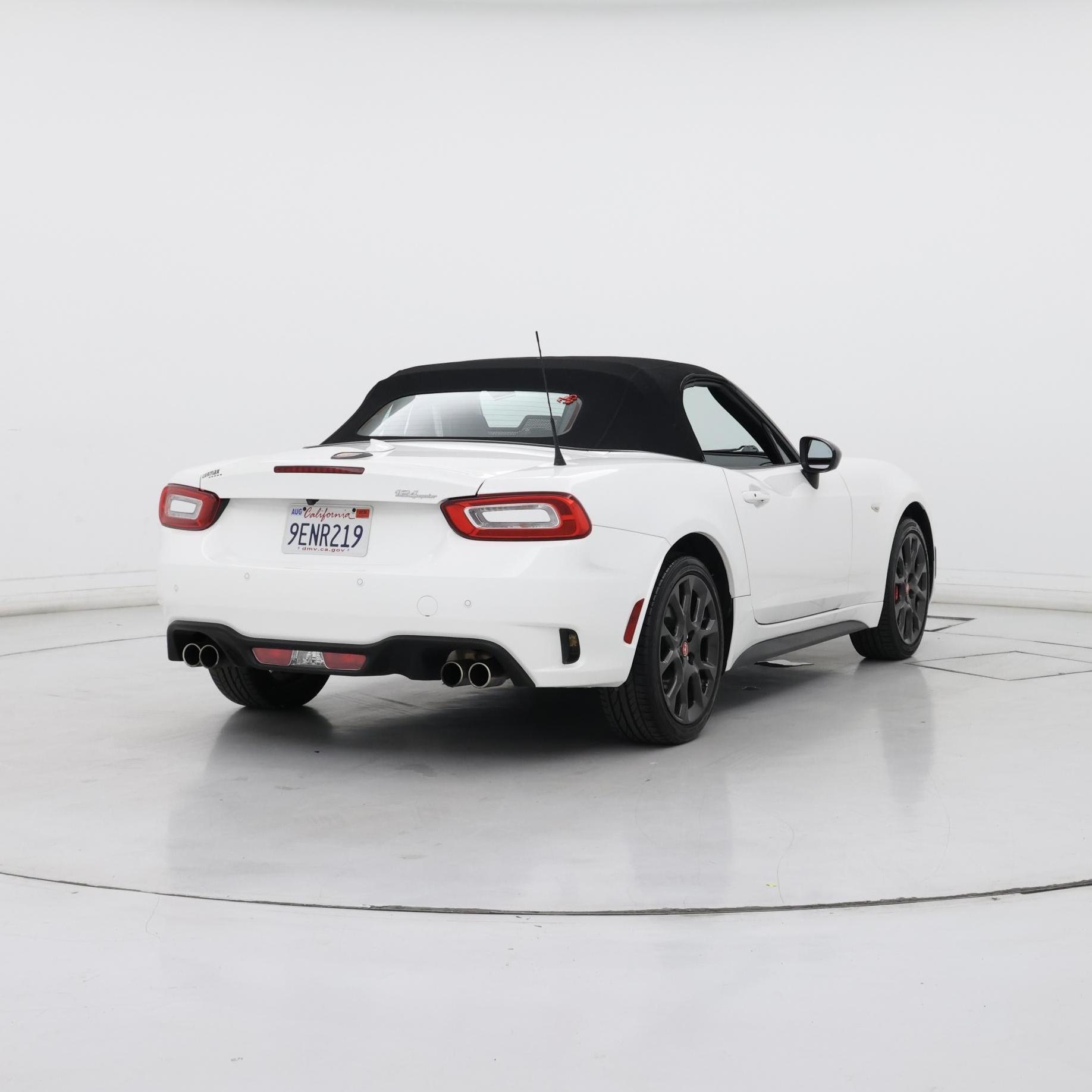 Thumbnail: 2018 Fiat 124 Spider - 8