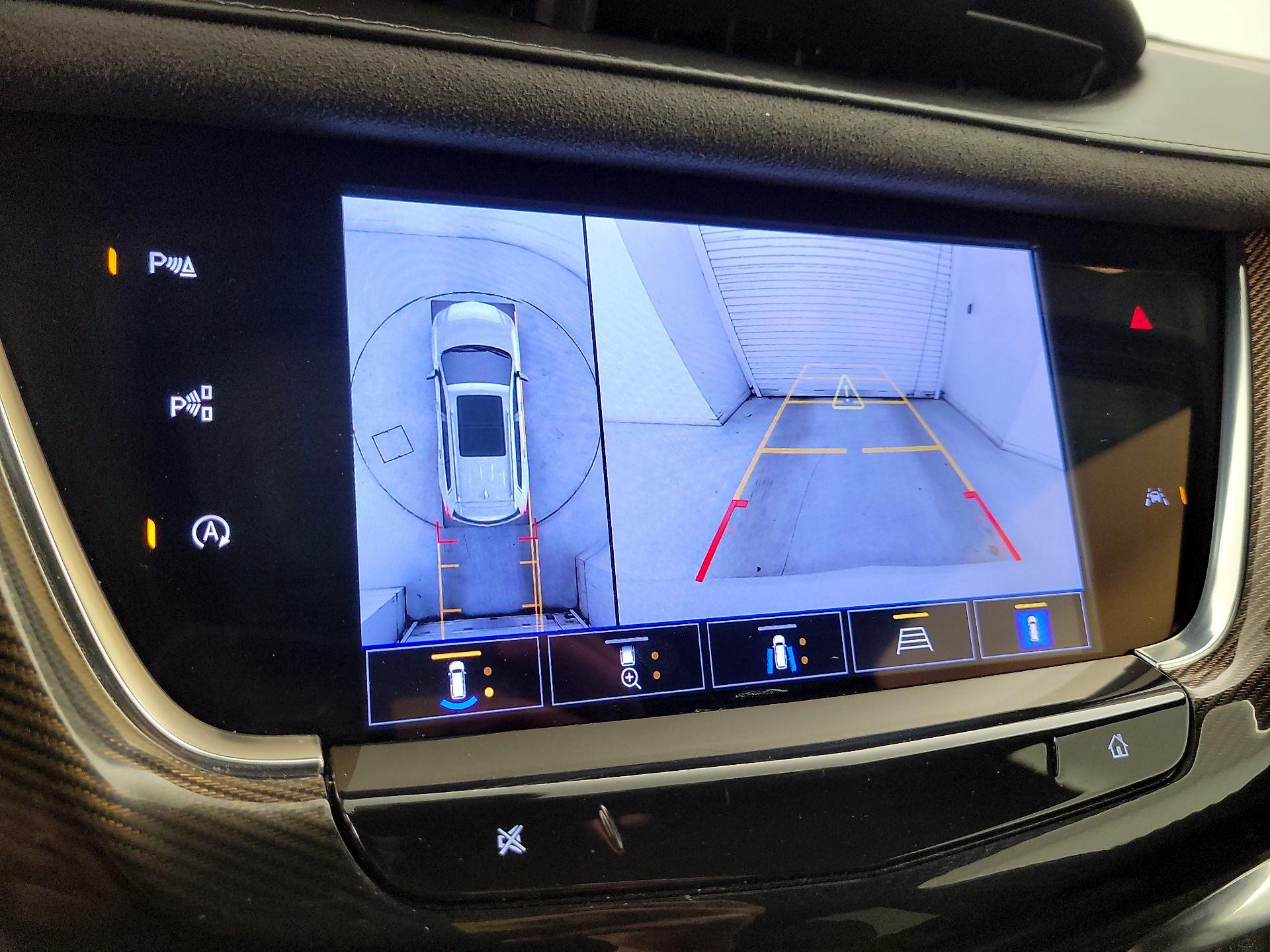 Thumbnail: 2023 Cadillac XT6 - 15