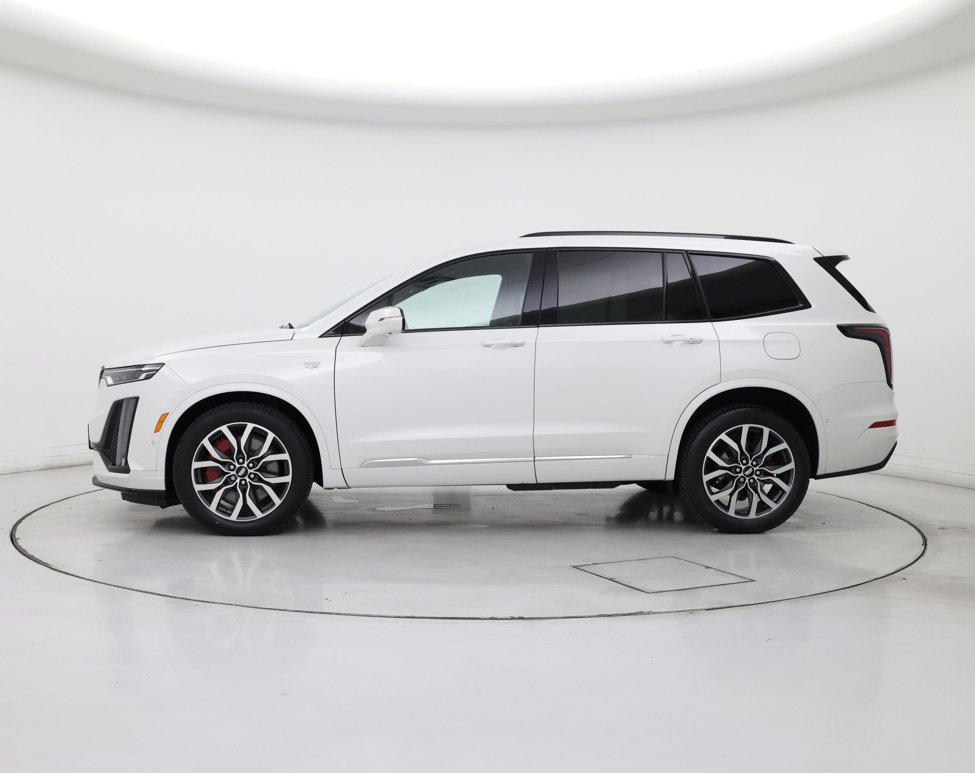 Thumbnail: 2023 Cadillac XT6 - 3