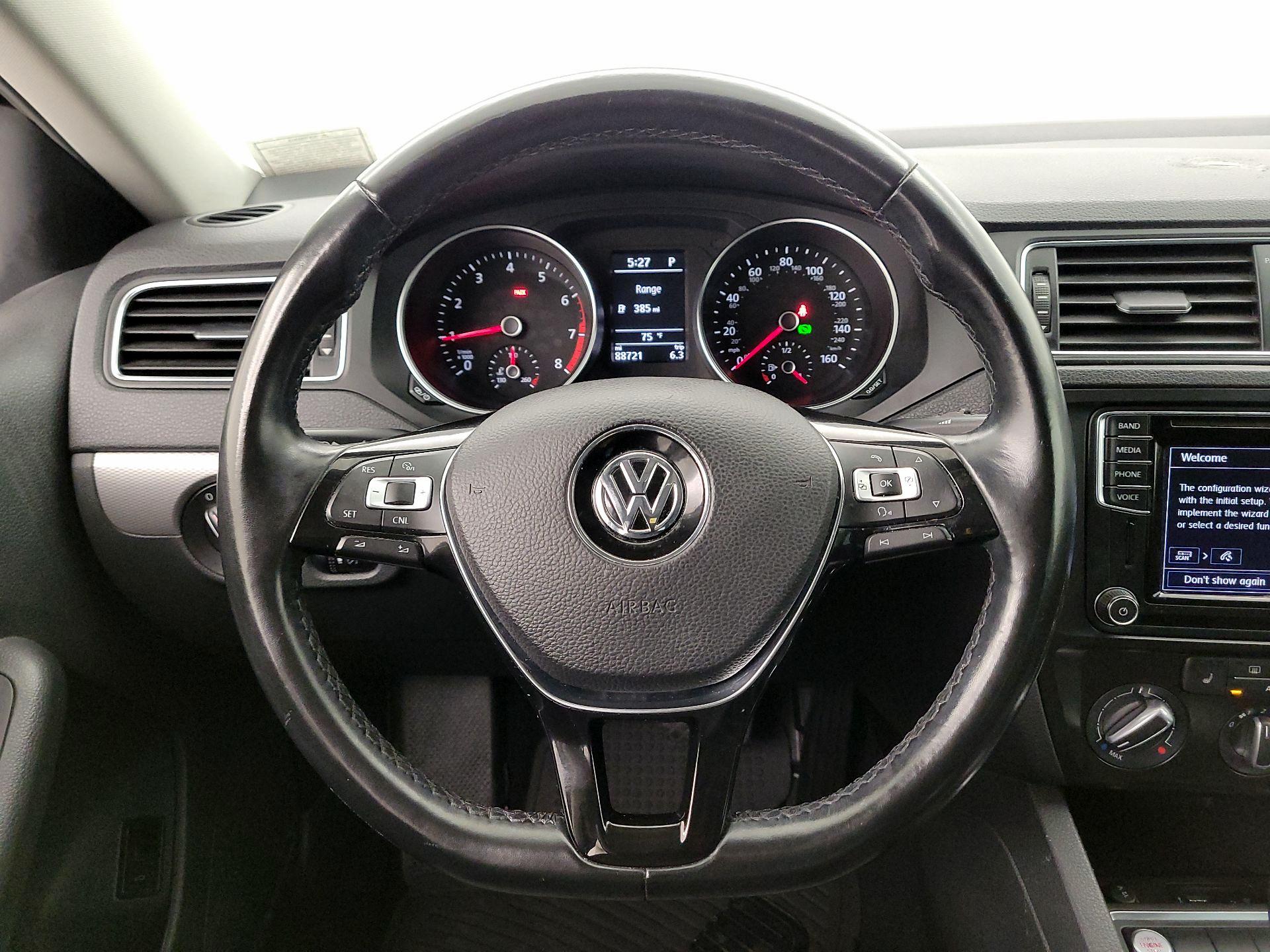 Thumbnail: 2017 Volkswagen Jetta - 10