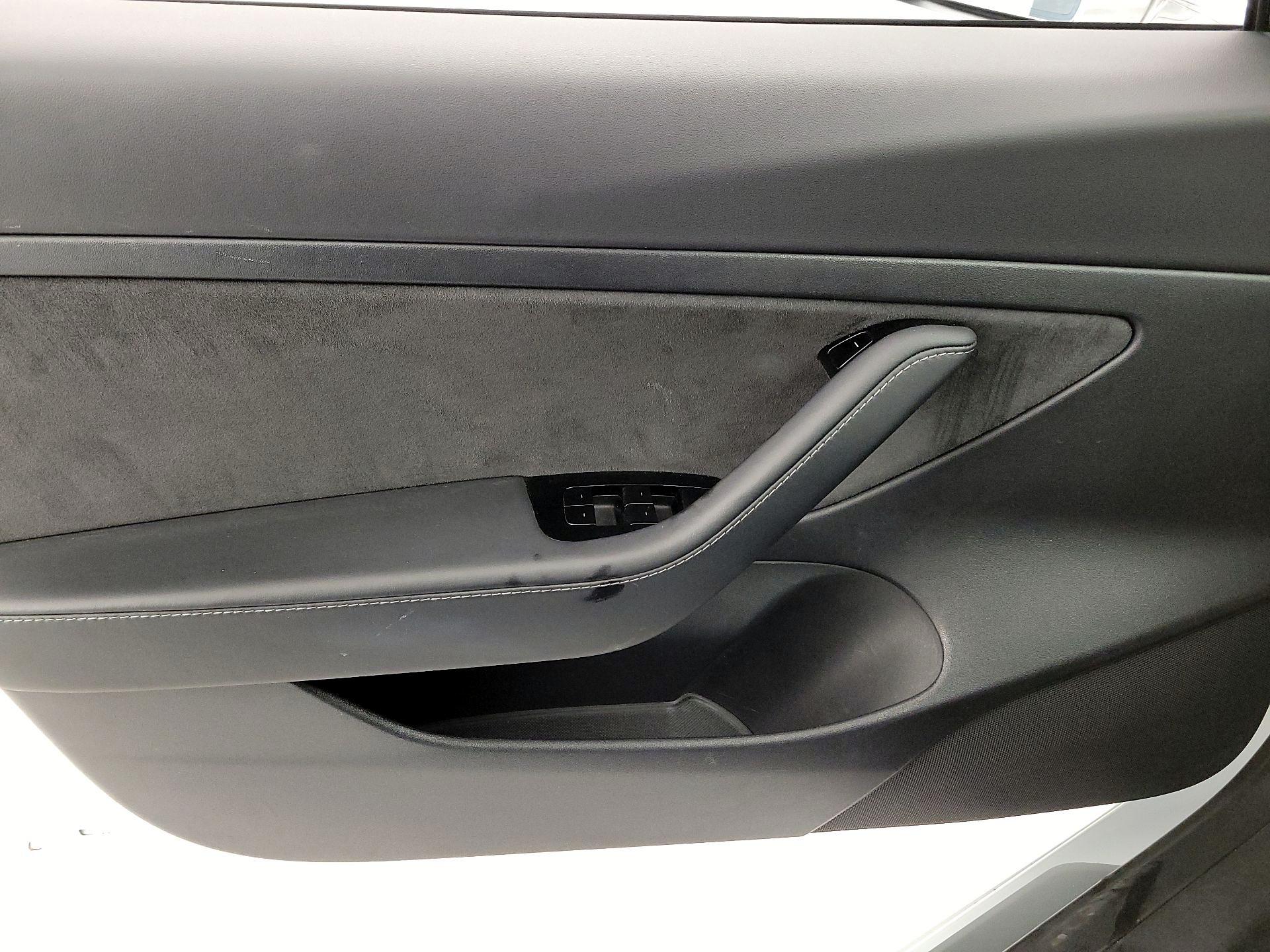 Thumbnail: 2020 Tesla Model 3 - 12