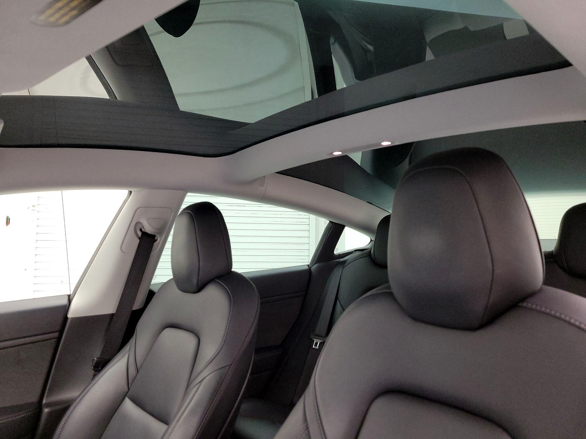 Thumbnail: 2020 Tesla Model 3 - 18