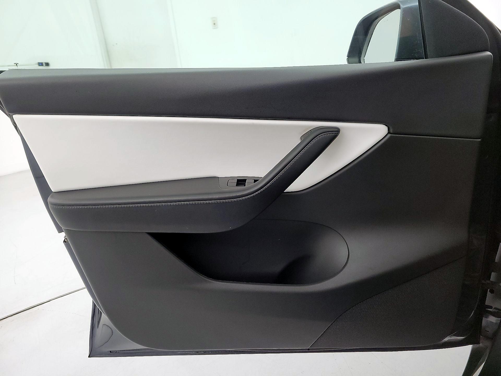 Thumbnail: 2020 Tesla Model Y - 12