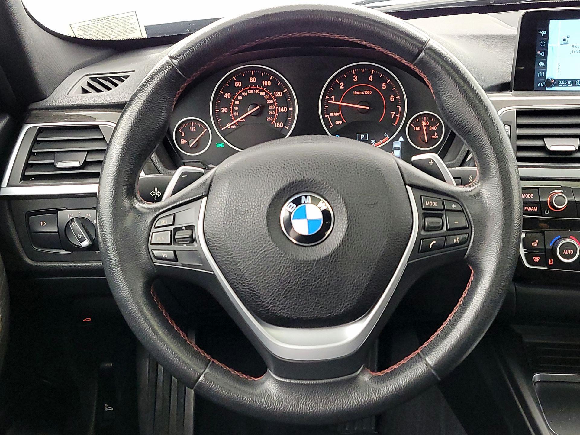 Thumbnail: 2017 BMW 3 Series - 10