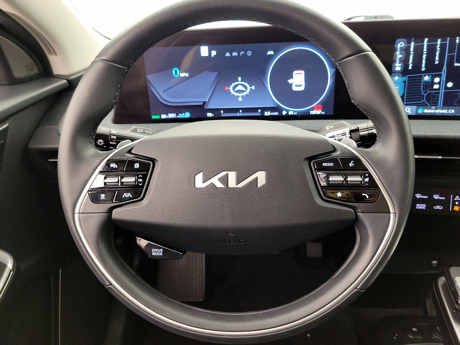Thumbnail: 2022 Kia EV6 - 10