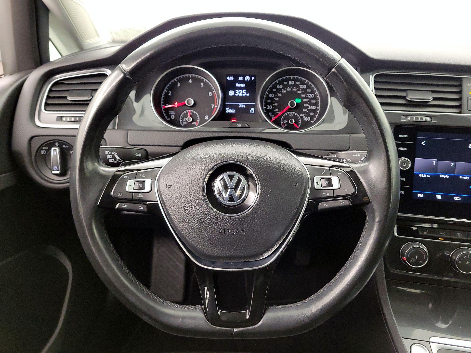 Thumbnail: 2019 Volkswagen Golf - 10