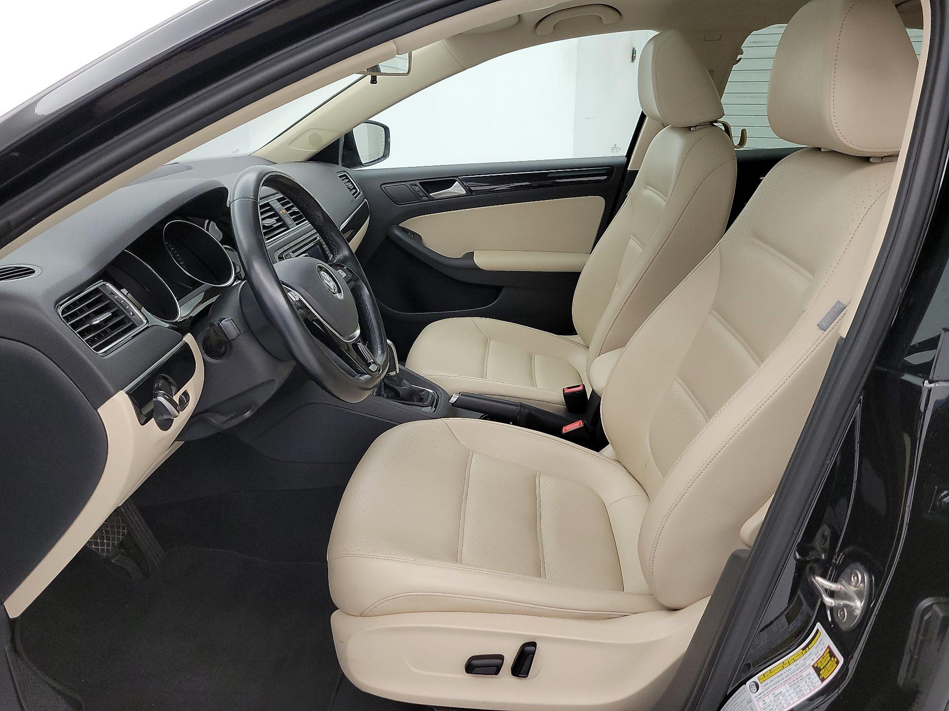 Thumbnail: 2017 Volkswagen Jetta - 11