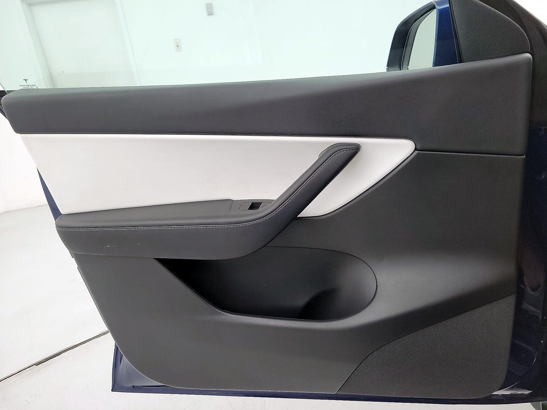 Thumbnail: 2022 Tesla Model Y - 12