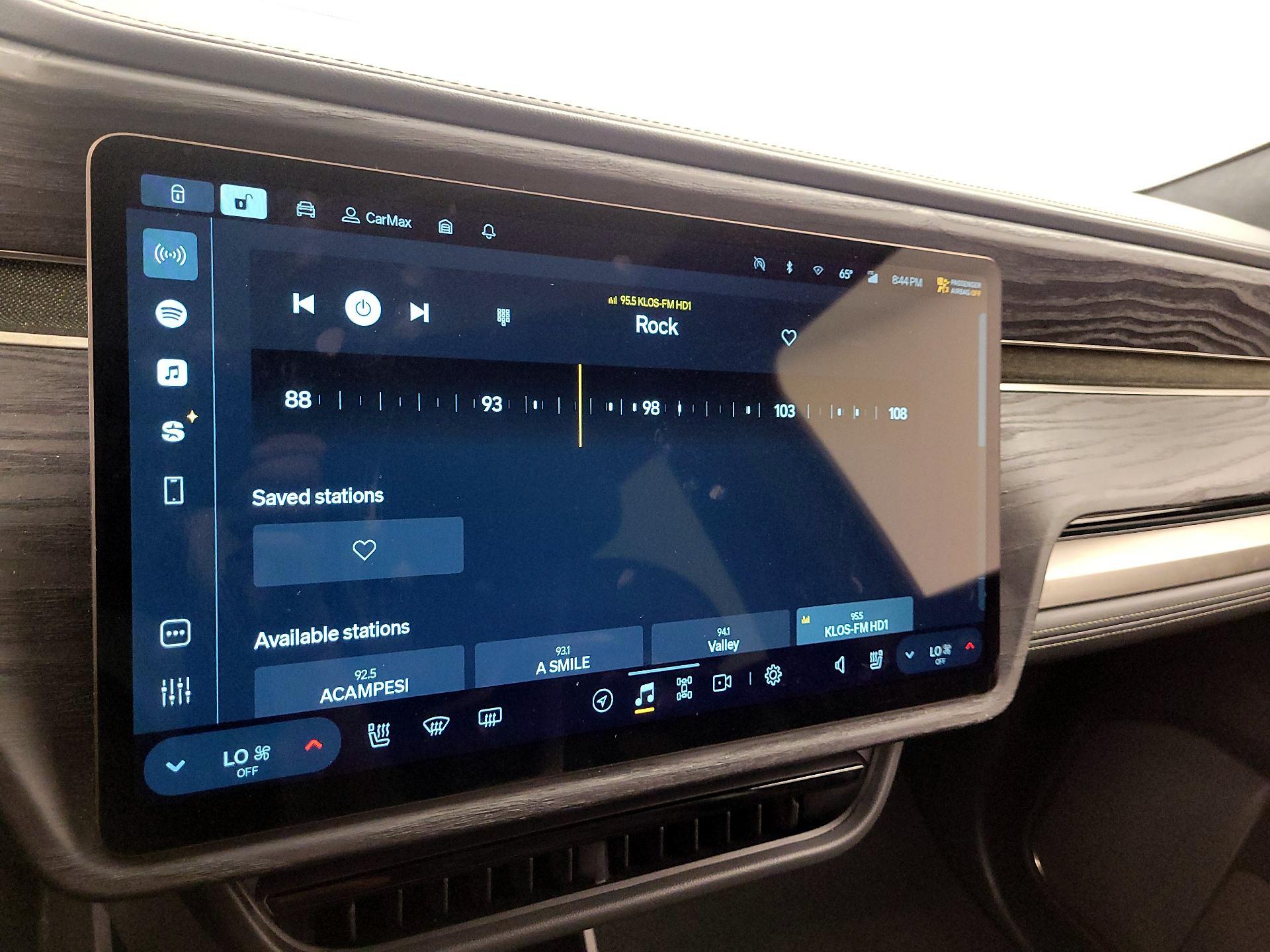 Thumbnail: 2025 Rivian R1S - 15