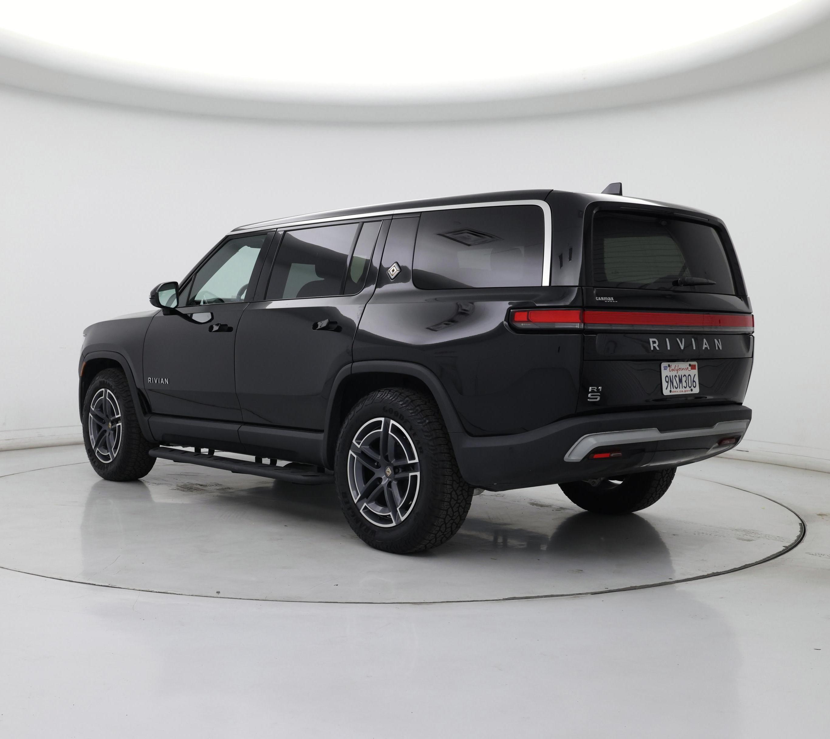 Thumbnail: 2025 Rivian R1S - 2