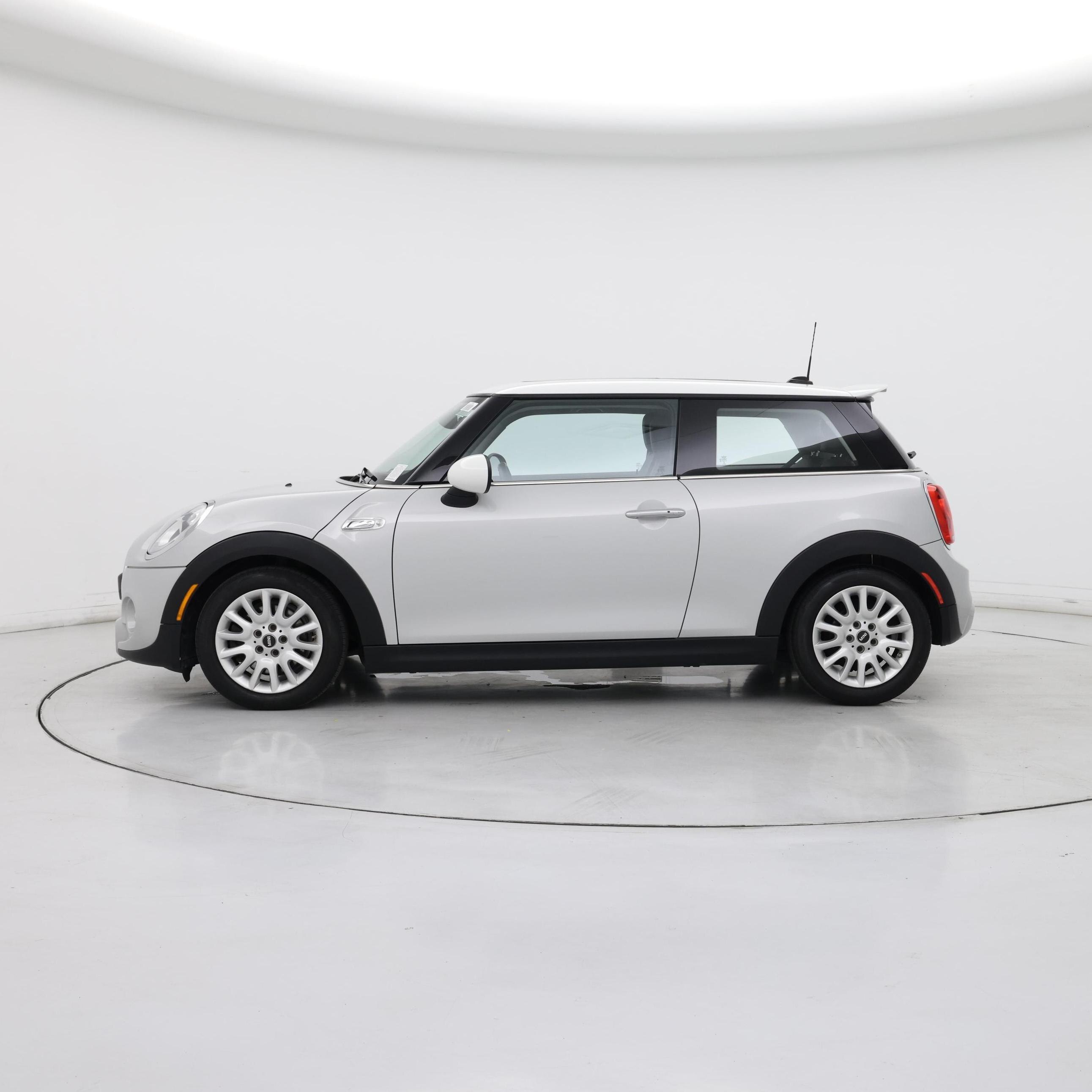 Thumbnail: 2015 MINI Cooper Hardtop - 3