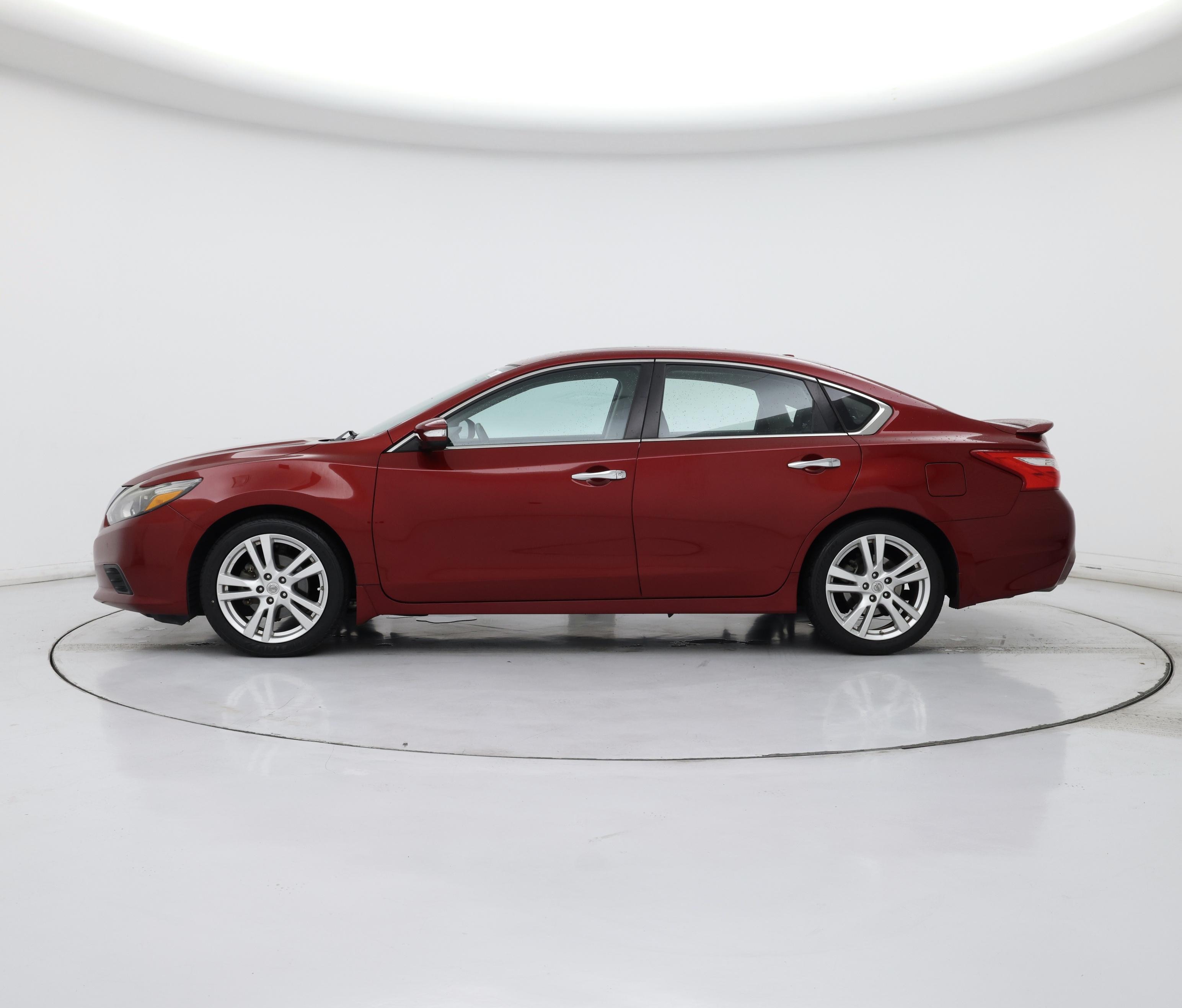 Thumbnail: 2017 Nissan Altima - 3