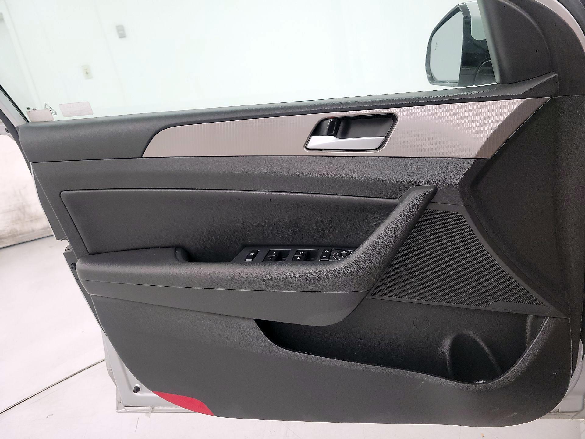 Thumbnail: 2018 Hyundai Sonata - 12