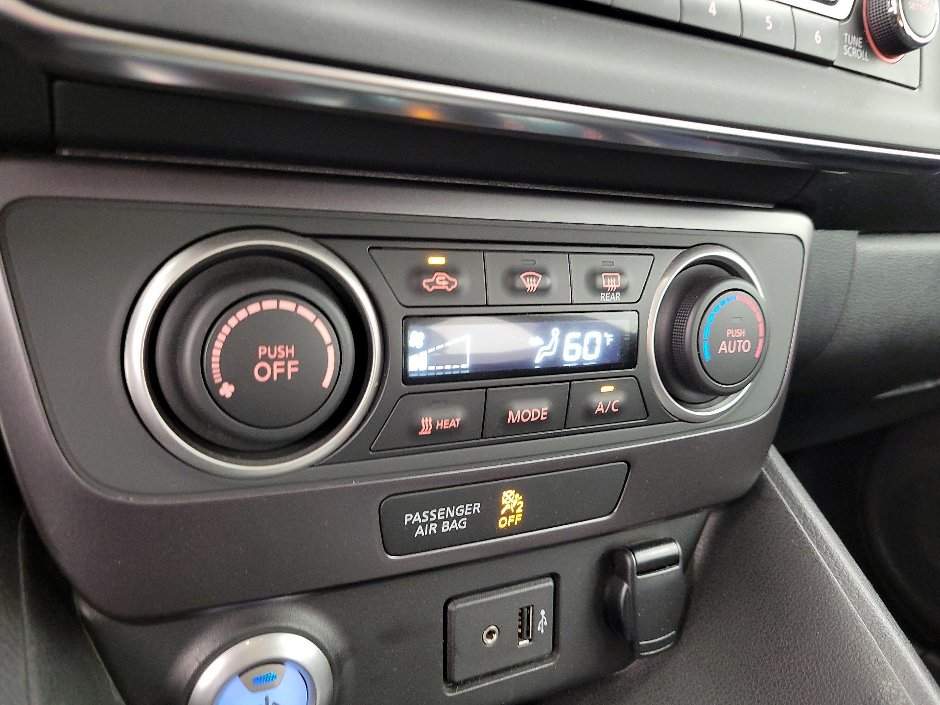 Thumbnail: 2019 Nissan Leaf - 16