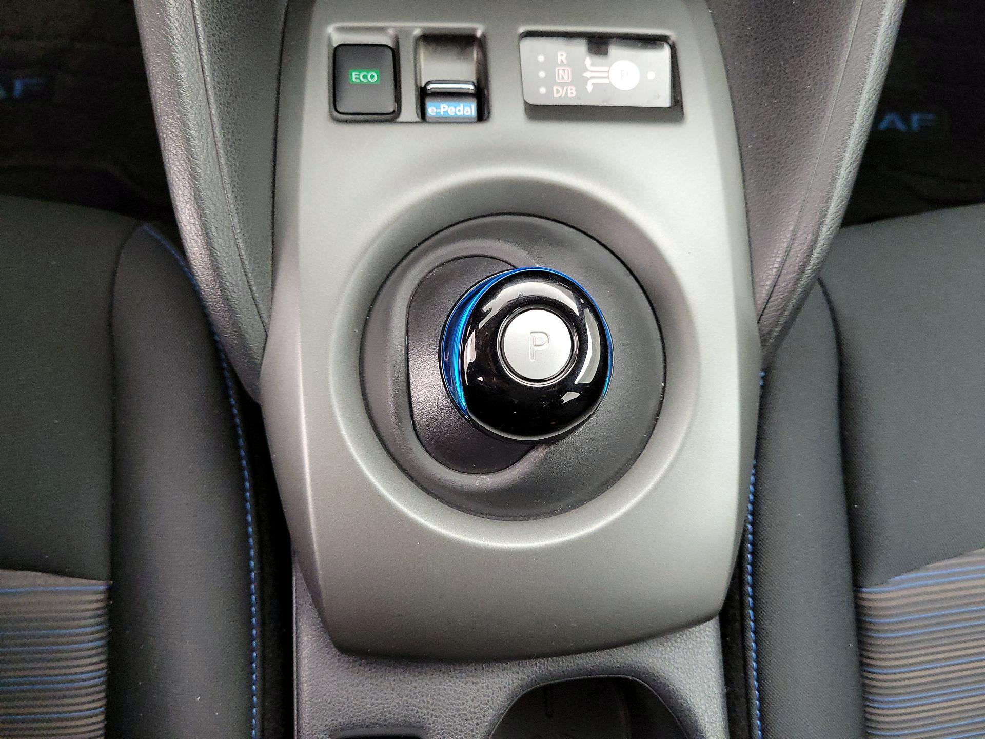 Thumbnail: 2019 Nissan Leaf - 17