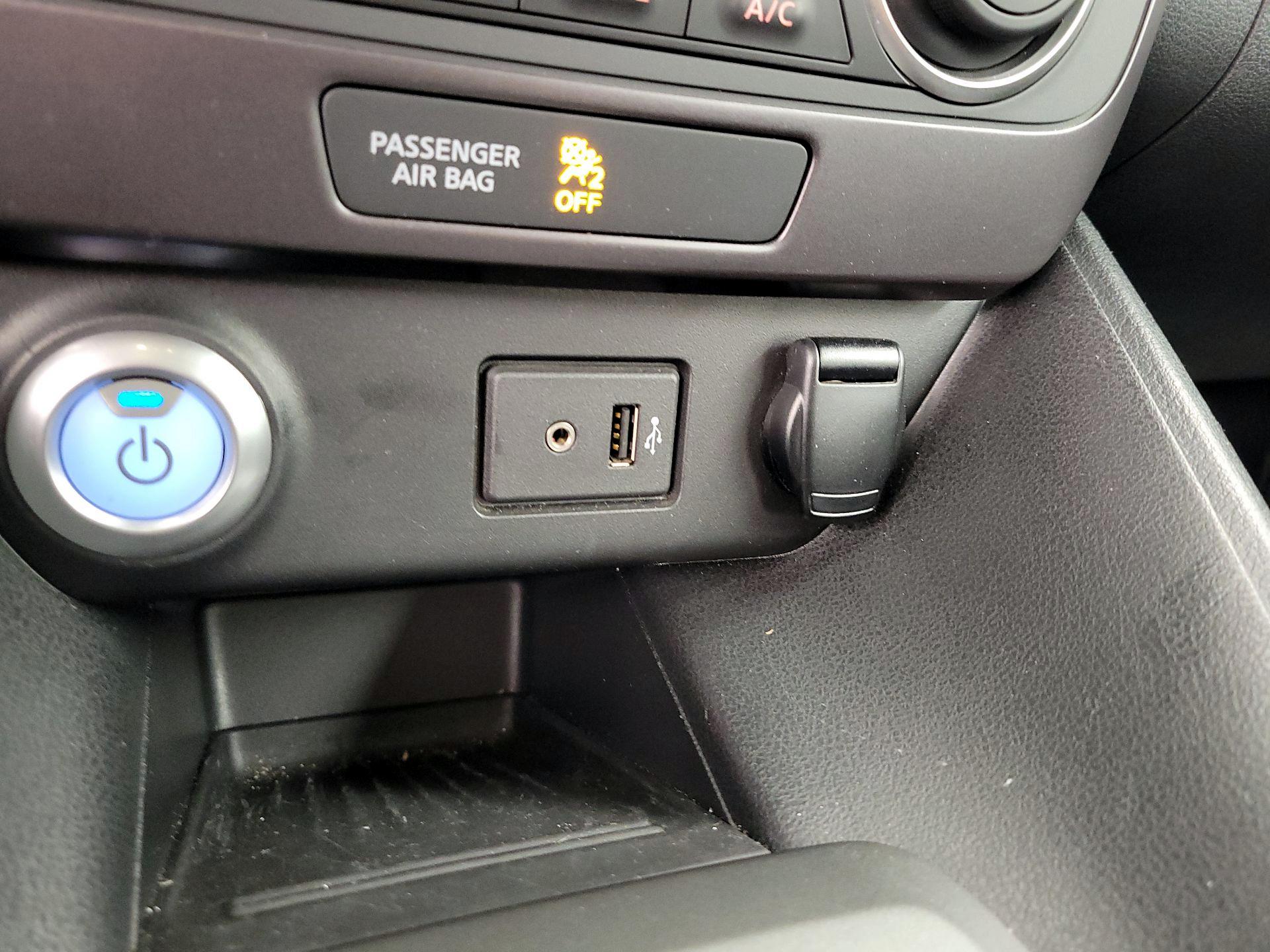 Thumbnail: 2019 Nissan Leaf - 18