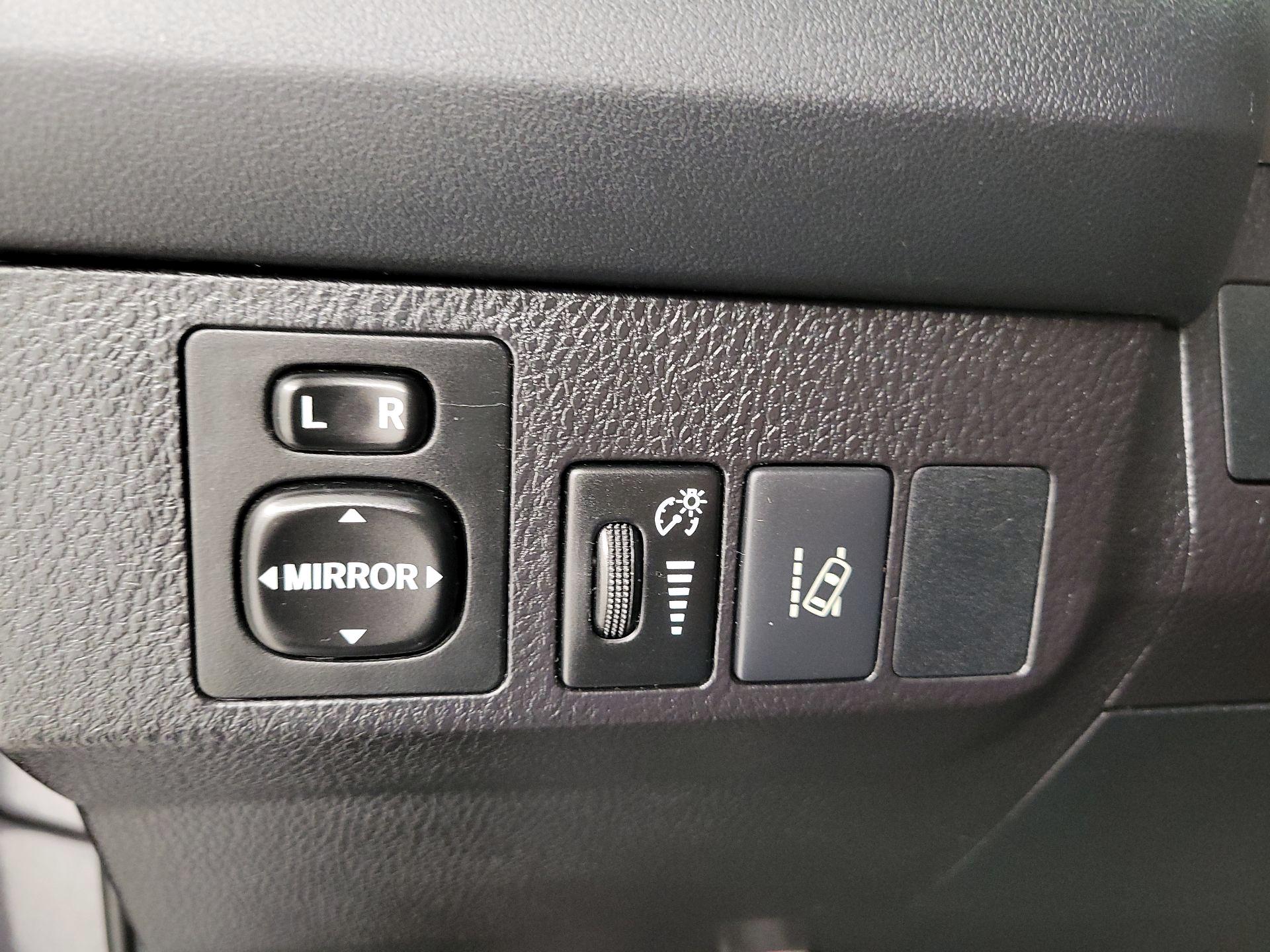 Thumbnail: 2018 Toyota RAV4 - 13