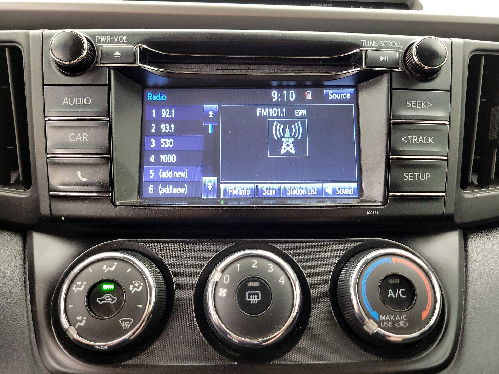 Thumbnail: 2018 Toyota RAV4 - 15