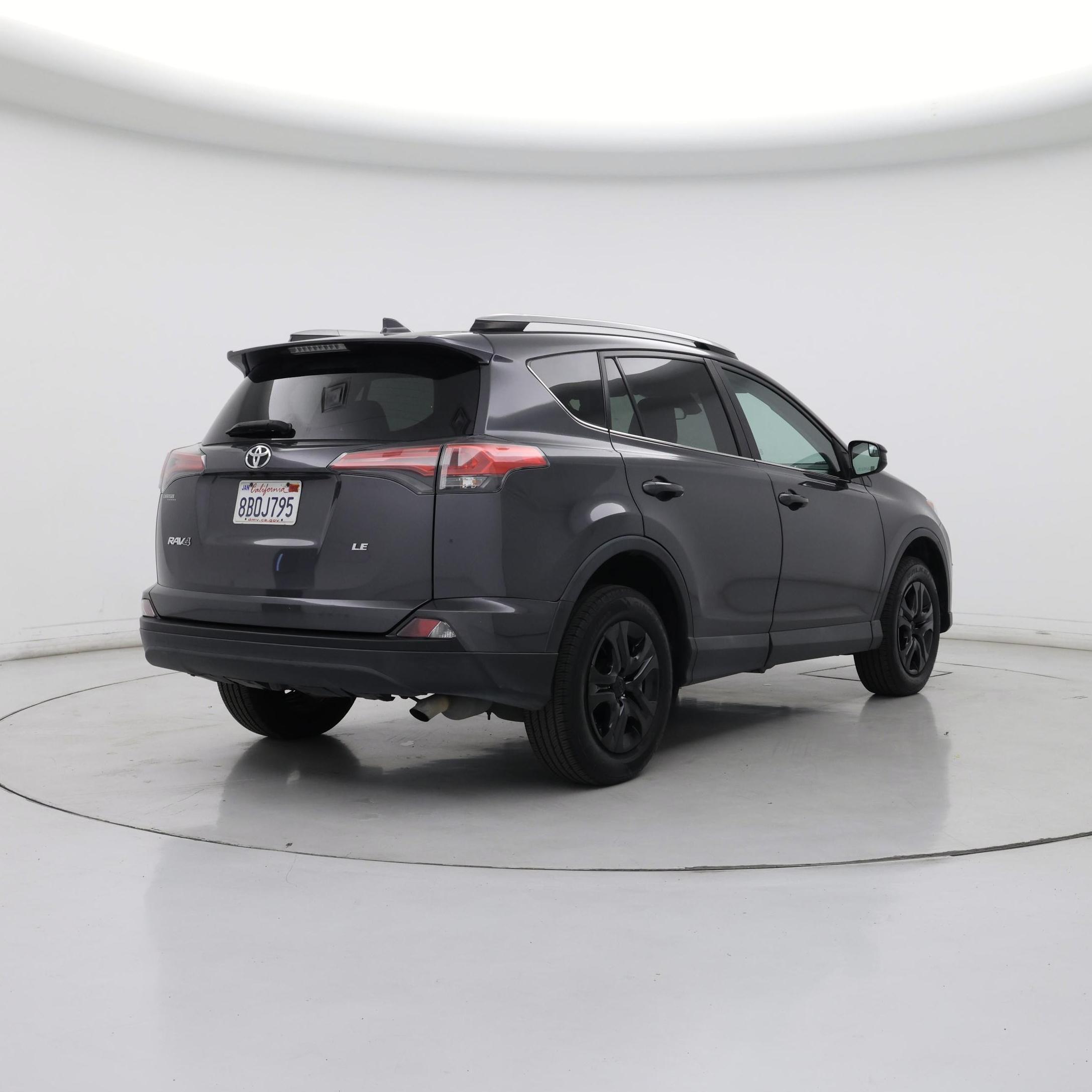 Thumbnail: 2018 Toyota RAV4 - 8