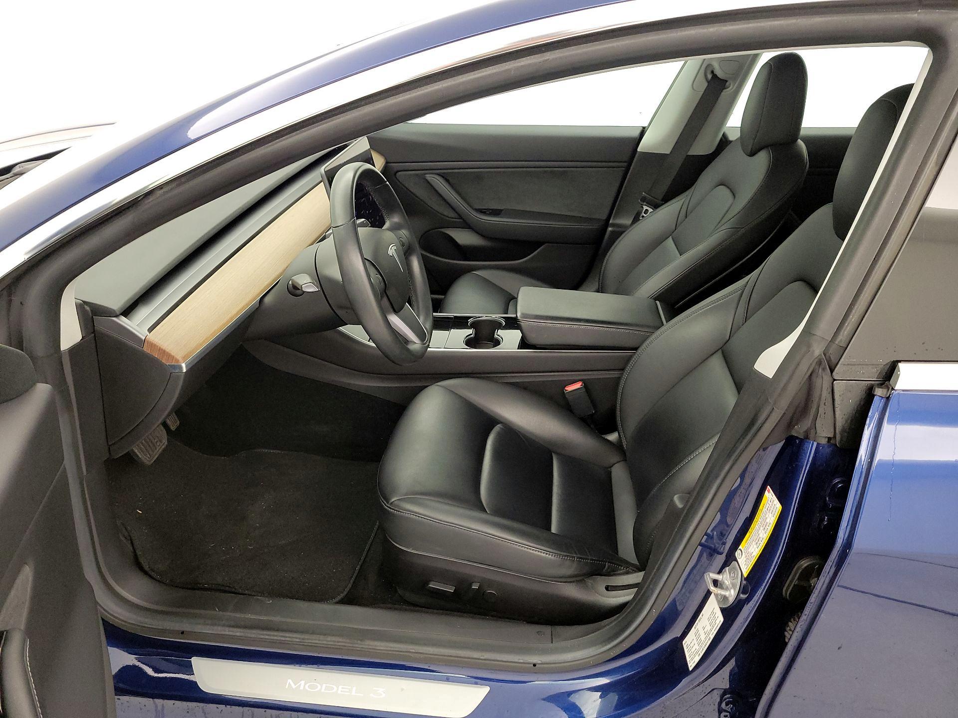 Thumbnail: 2019 Tesla Model 3 - 11