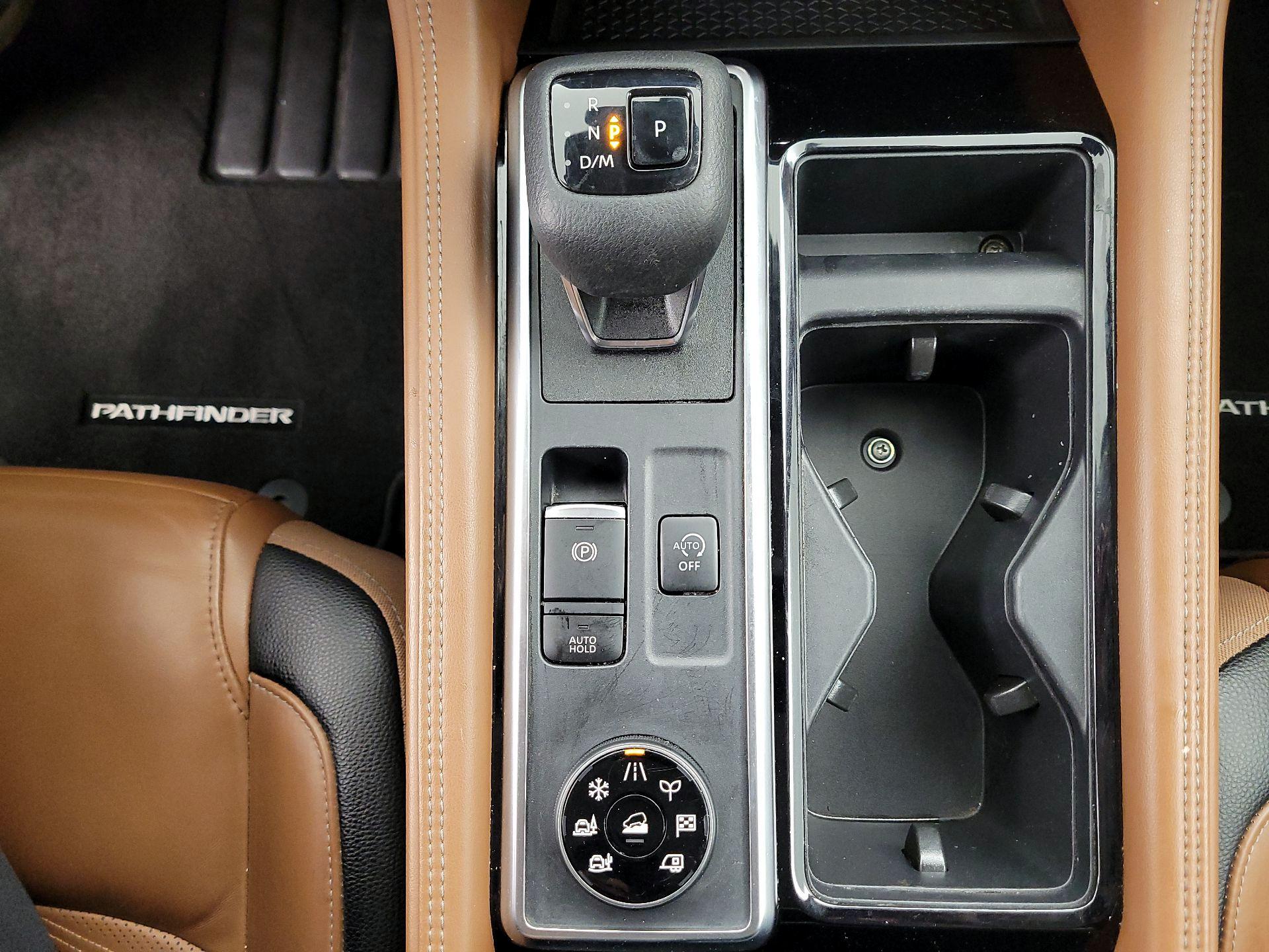Thumbnail: 2023 Nissan Pathfinder - 18