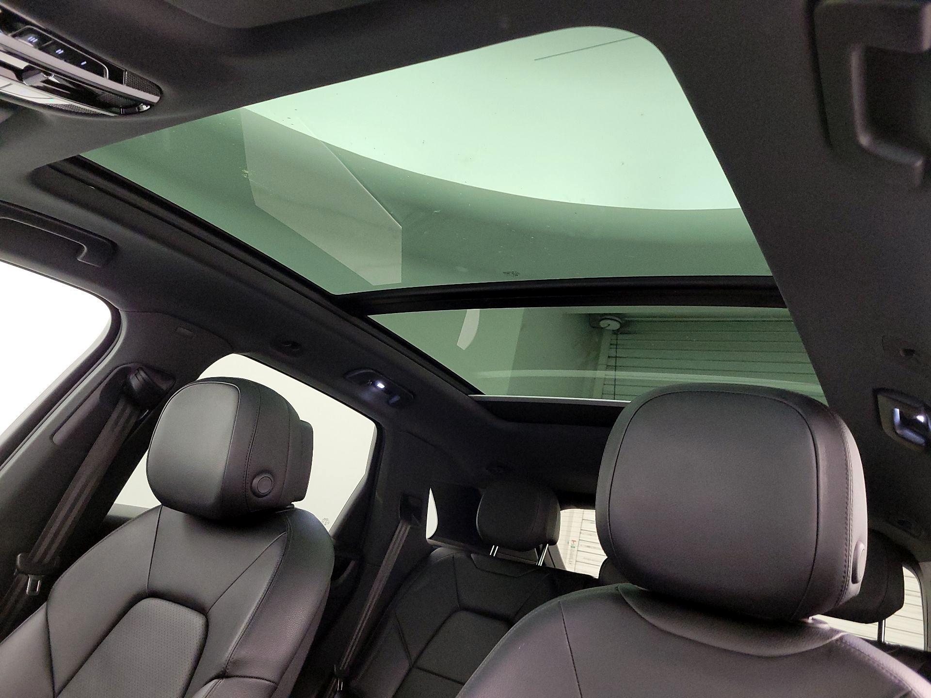 Thumbnail: 2020 Porsche Cayenne - 20
