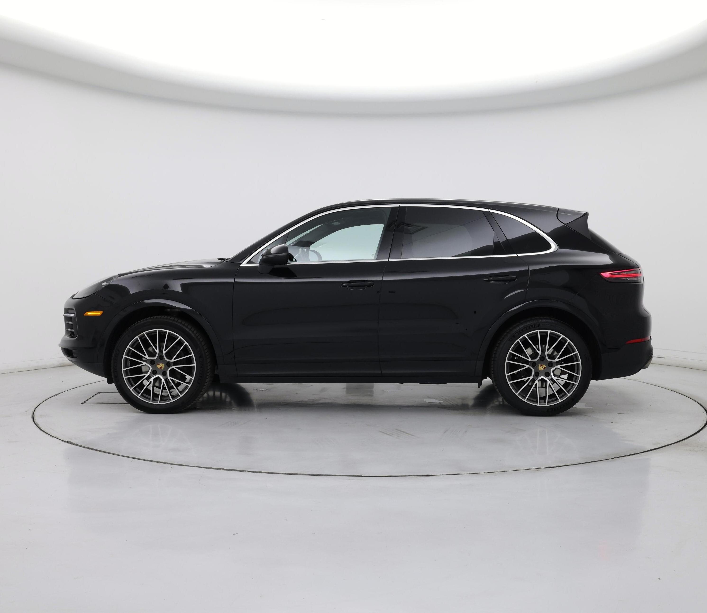 Thumbnail: 2020 Porsche Cayenne - 3